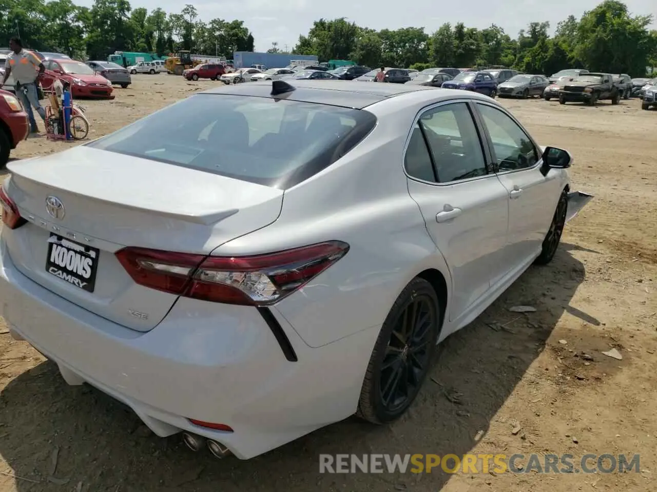 4 Photograph of a damaged car 4T1K61AK9NU056284 TOYOTA CAMRY 2022
