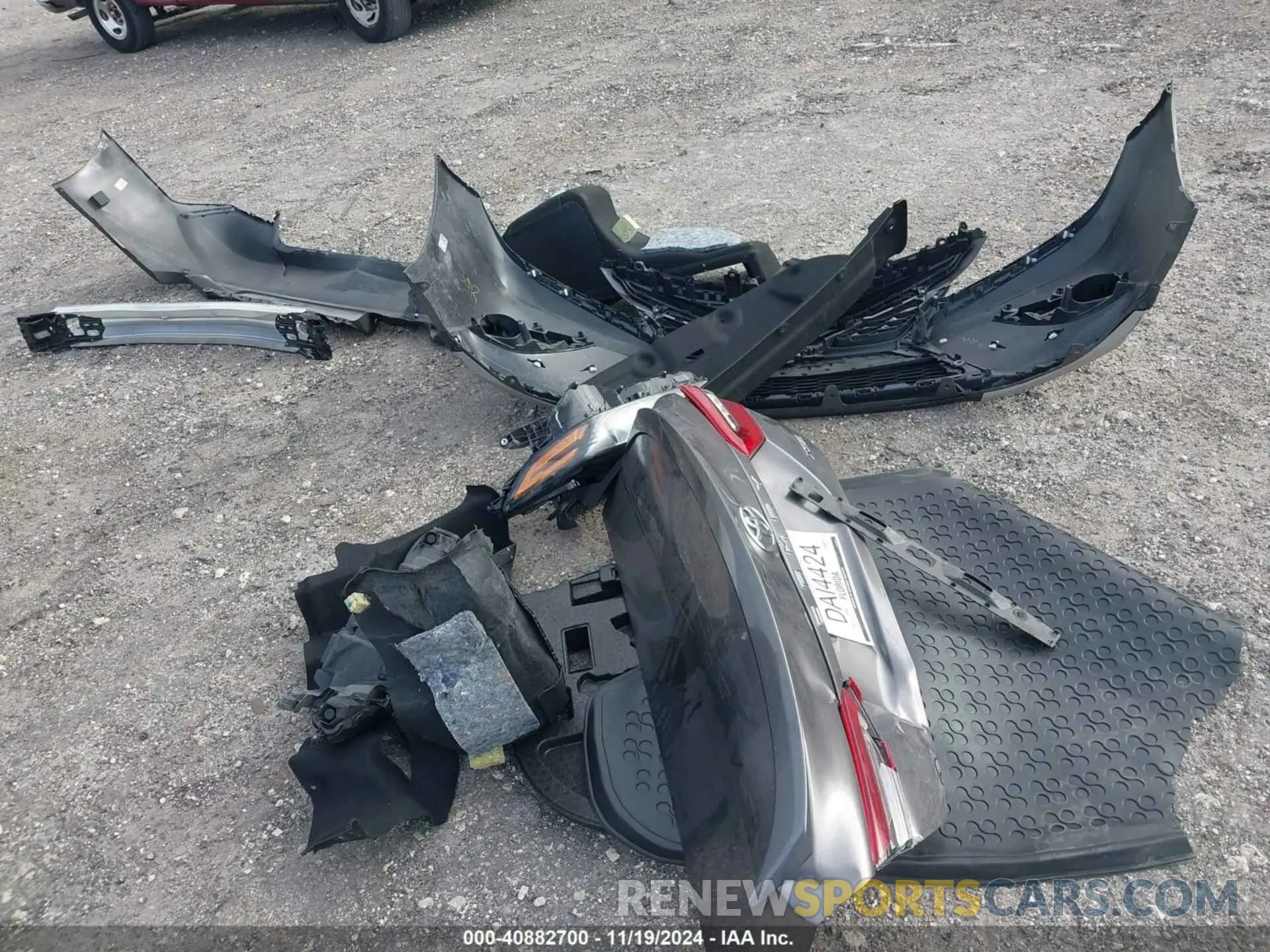 12 Photograph of a damaged car 4T1K61AK9NU620919 TOYOTA CAMRY 2022