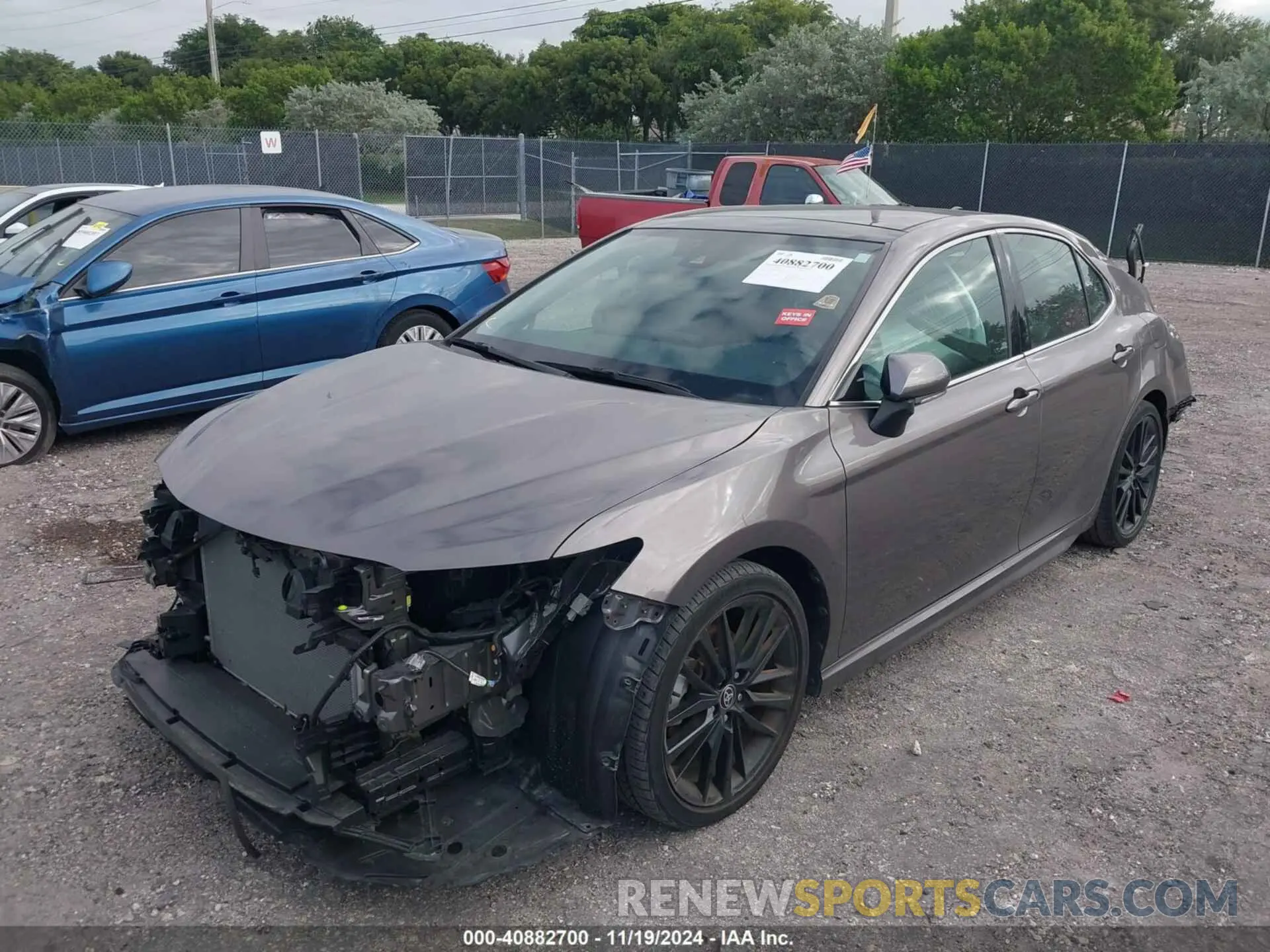 18 Photograph of a damaged car 4T1K61AK9NU620919 TOYOTA CAMRY 2022