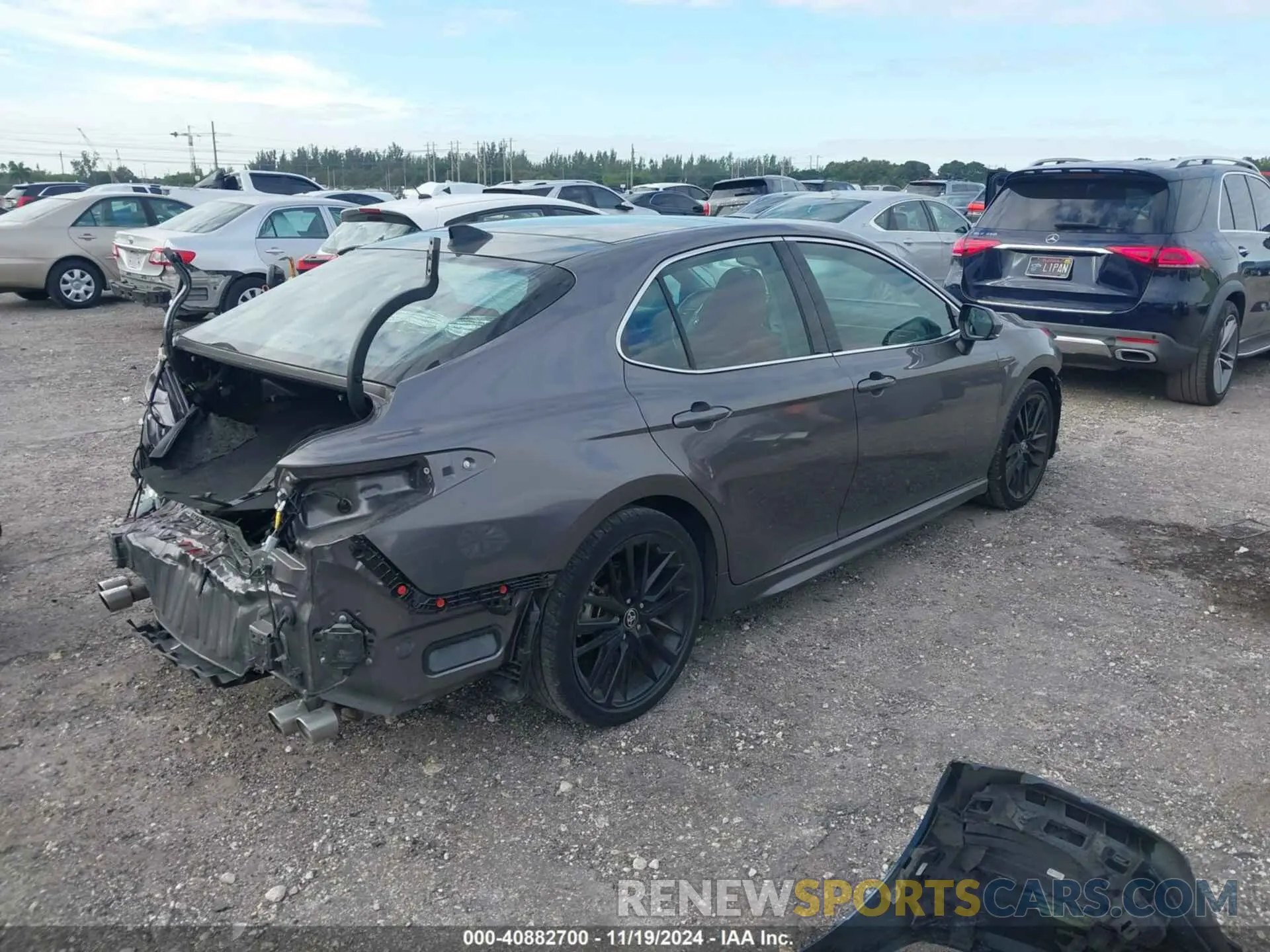 4 Photograph of a damaged car 4T1K61AK9NU620919 TOYOTA CAMRY 2022