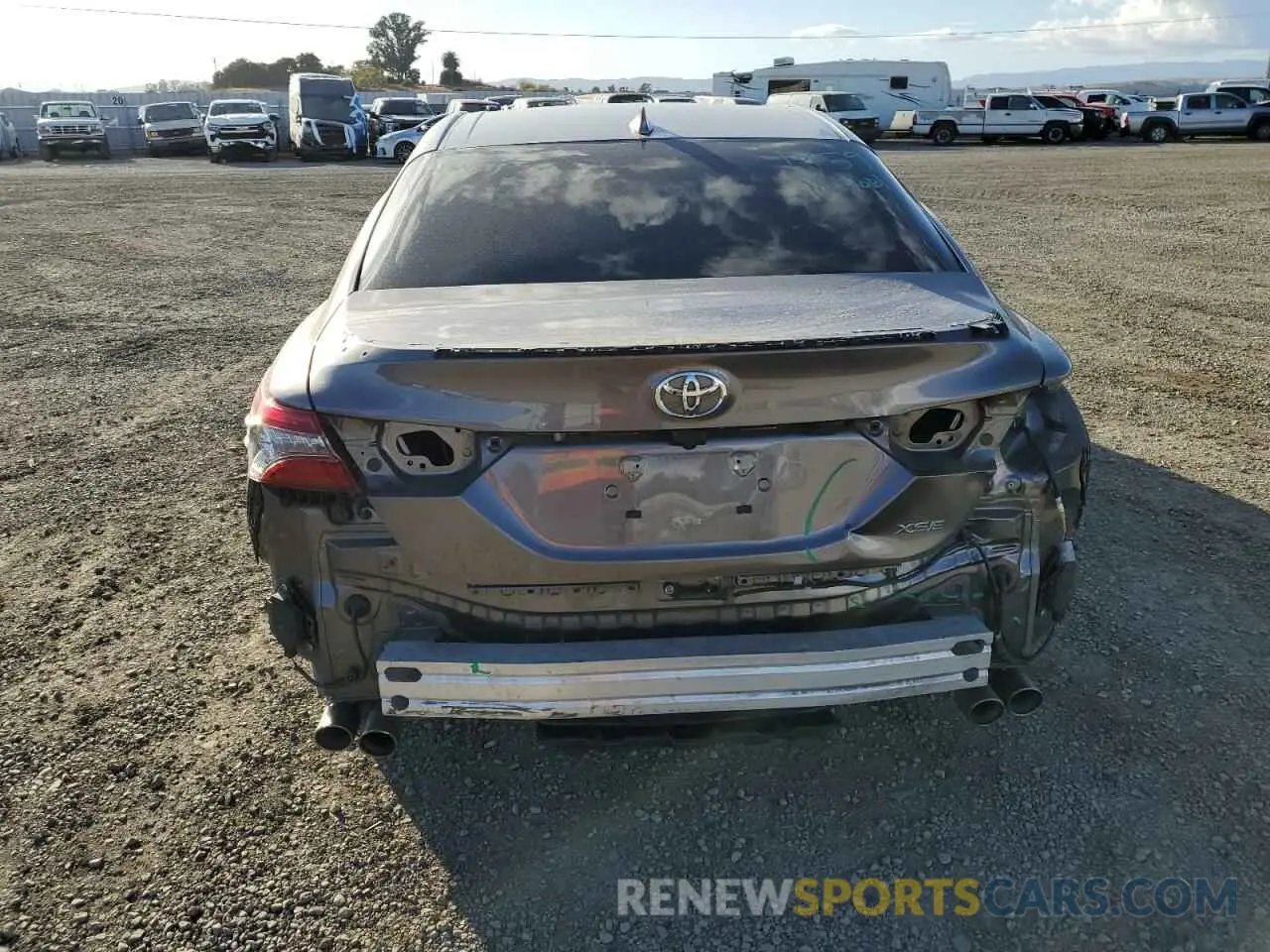 6 Photograph of a damaged car 4T1K61AK9NU709731 TOYOTA CAMRY 2022
