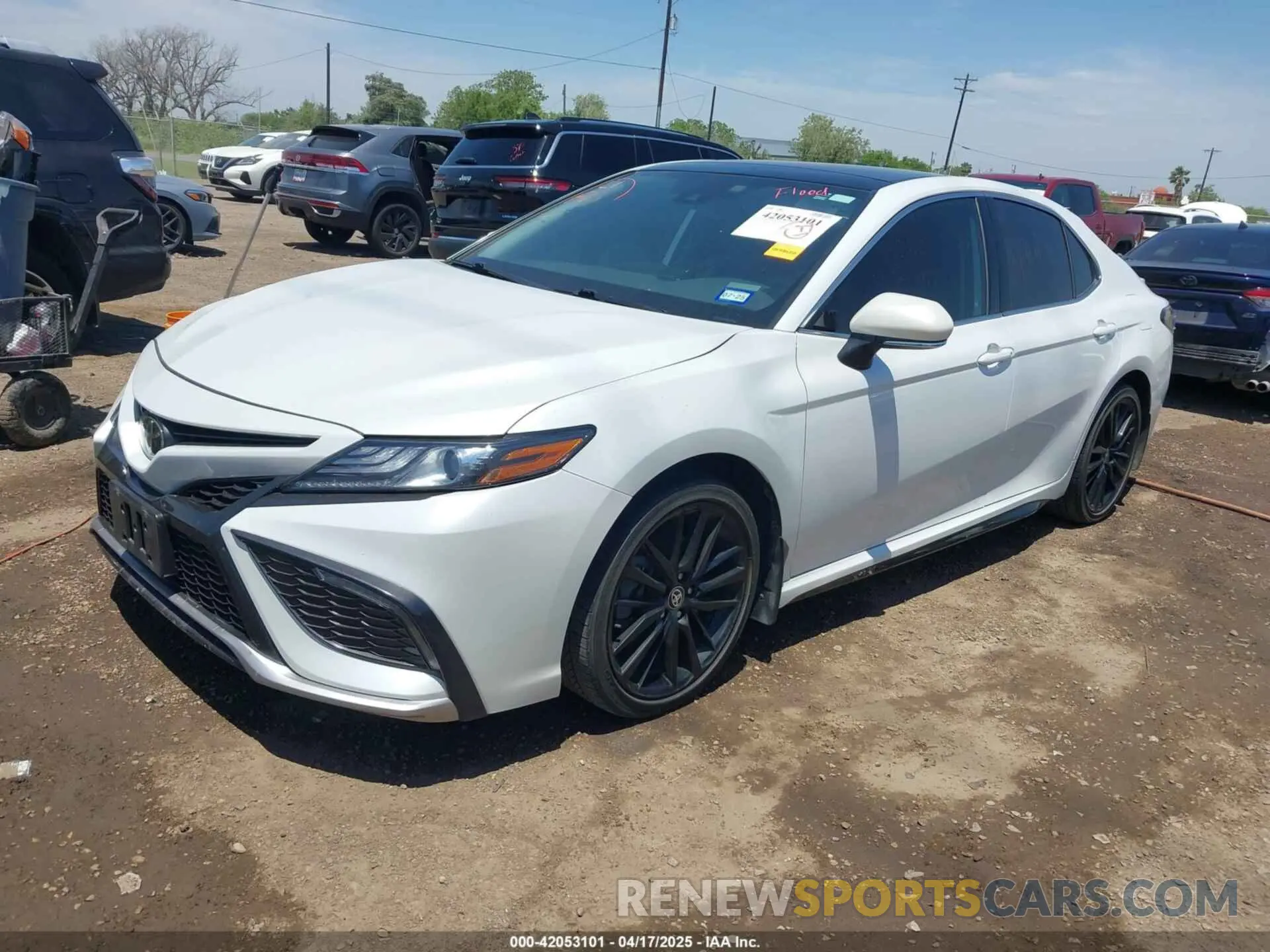 2 Photograph of a damaged car 4T1K61AKXNU710550 TOYOTA CAMRY 2022