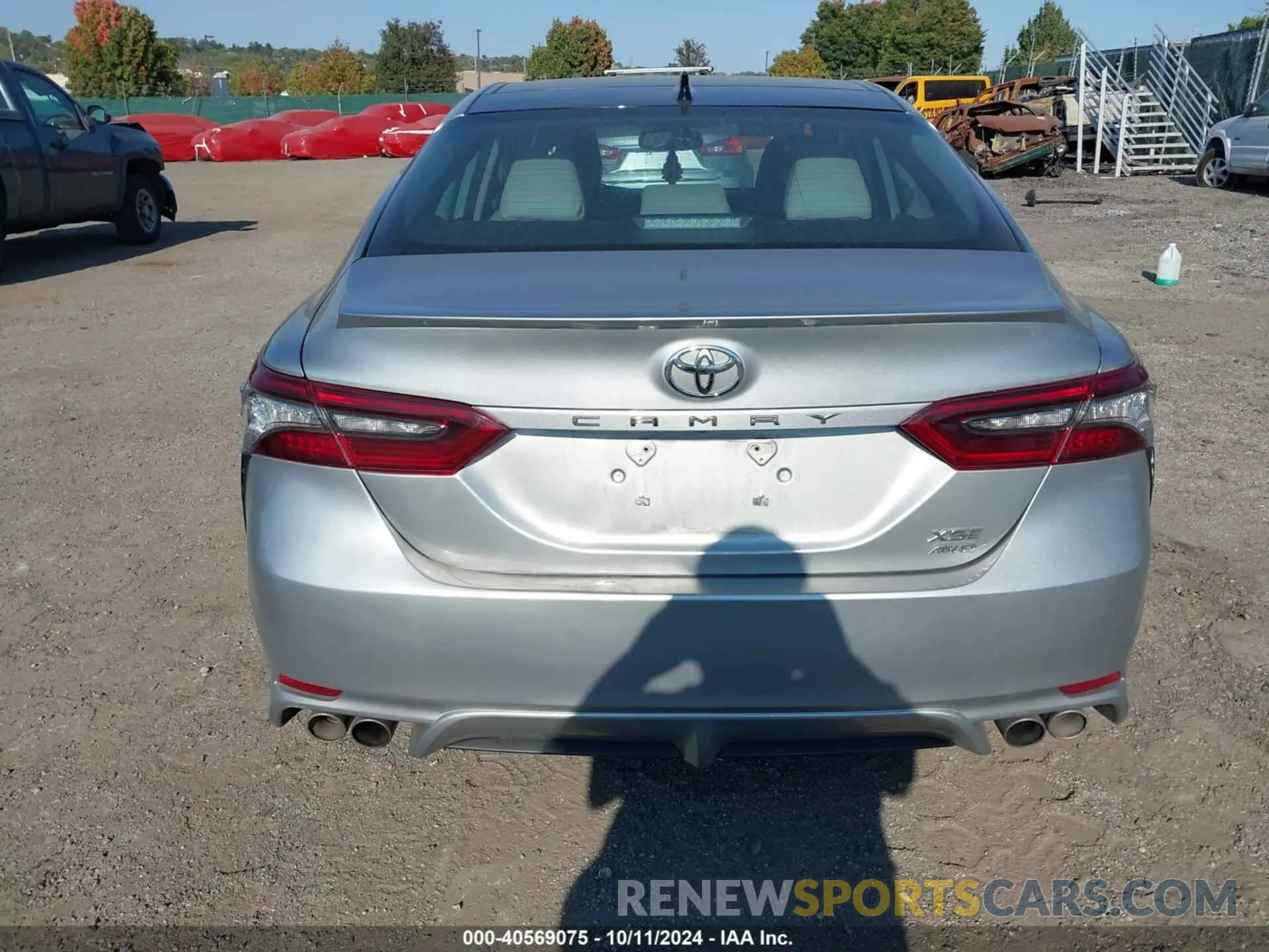 16 Photograph of a damaged car 4T1K61BK2NU063110 TOYOTA CAMRY 2022