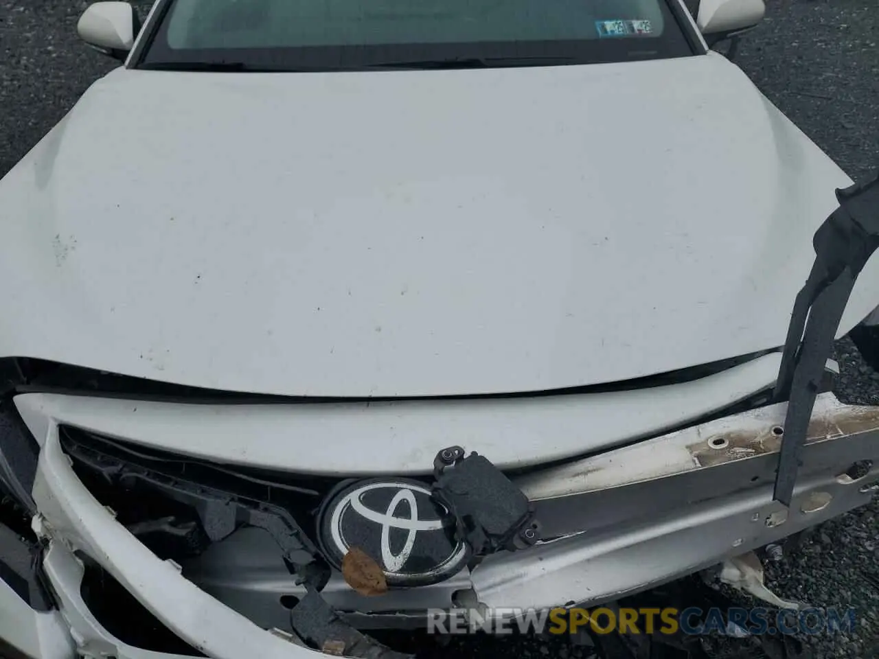 11 Photograph of a damaged car 4T1K61BK2NU063981 TOYOTA CAMRY 2022