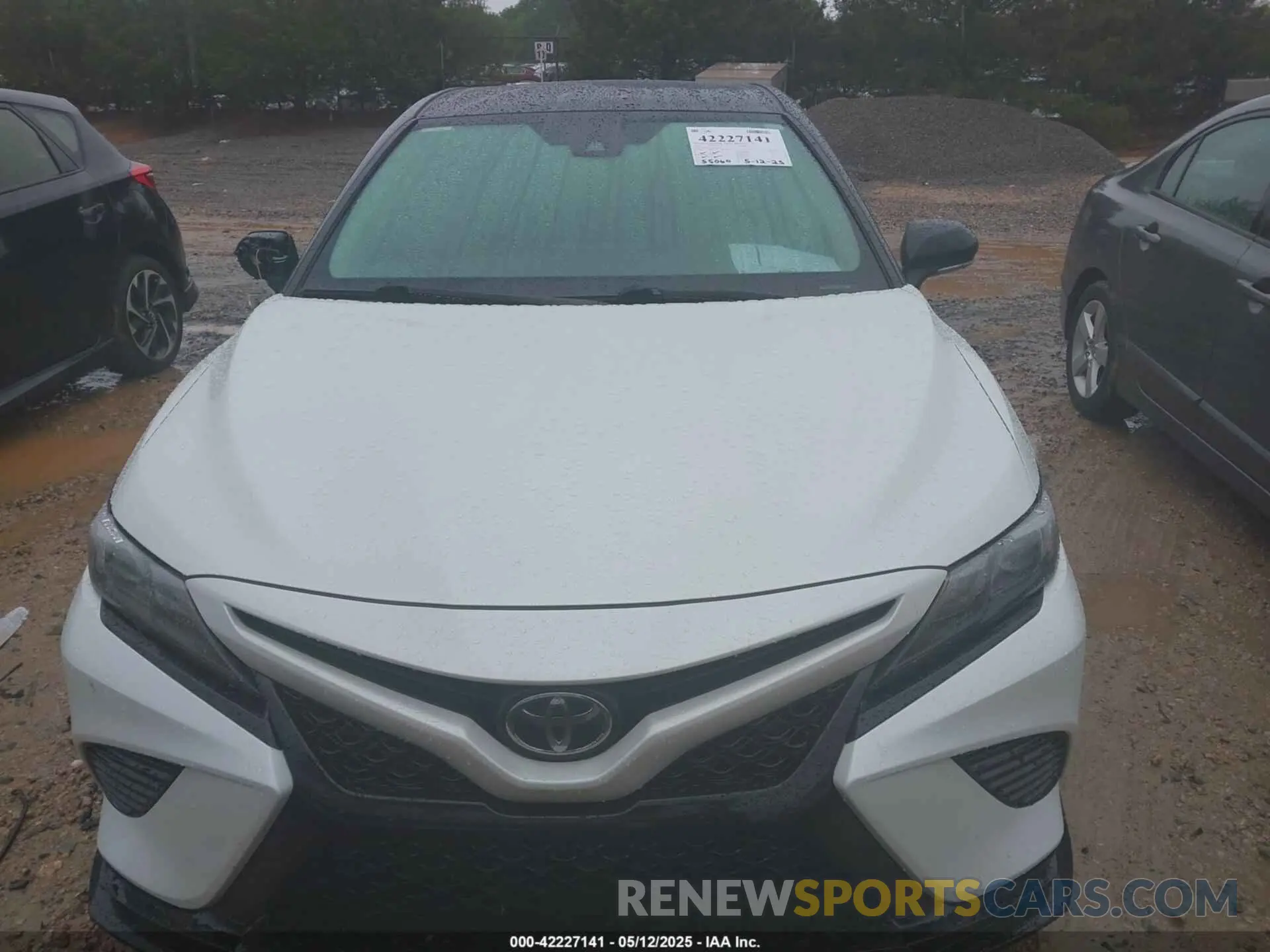 12 Photograph of a damaged car 4T1KZ1AK3NU062119 TOYOTA CAMRY 2022