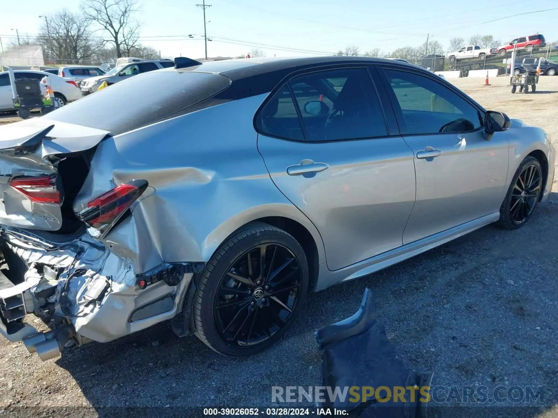 4 Photograph of a damaged car 4T1KZ1AK3NU068373 TOYOTA CAMRY 2022