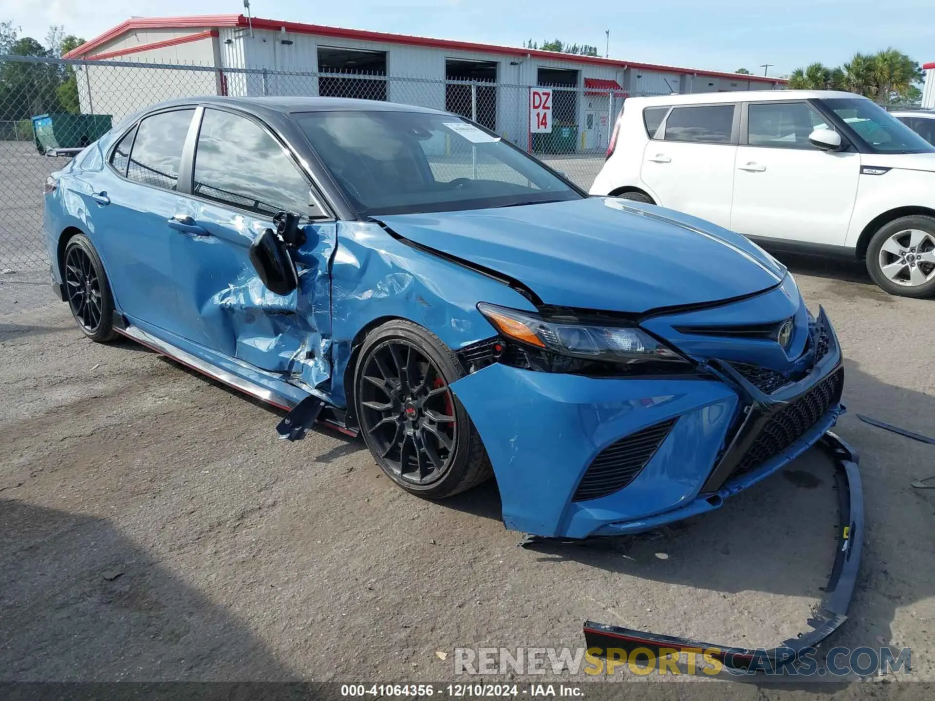1 Photograph of a damaged car 4T1KZ1AK4NU070035 TOYOTA CAMRY 2022