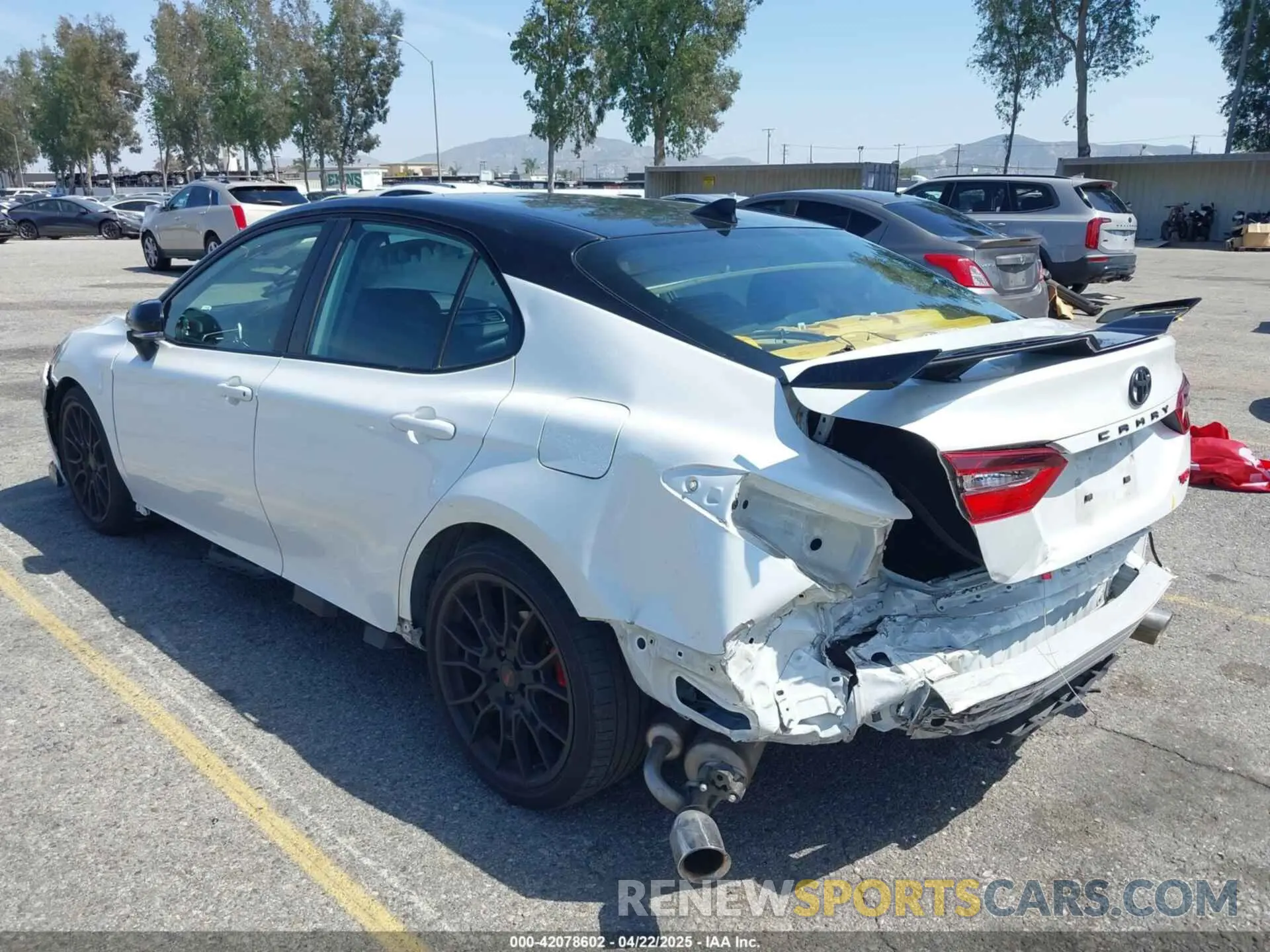3 Photograph of a damaged car 4T1KZ1AK6NU066620 TOYOTA CAMRY 2022