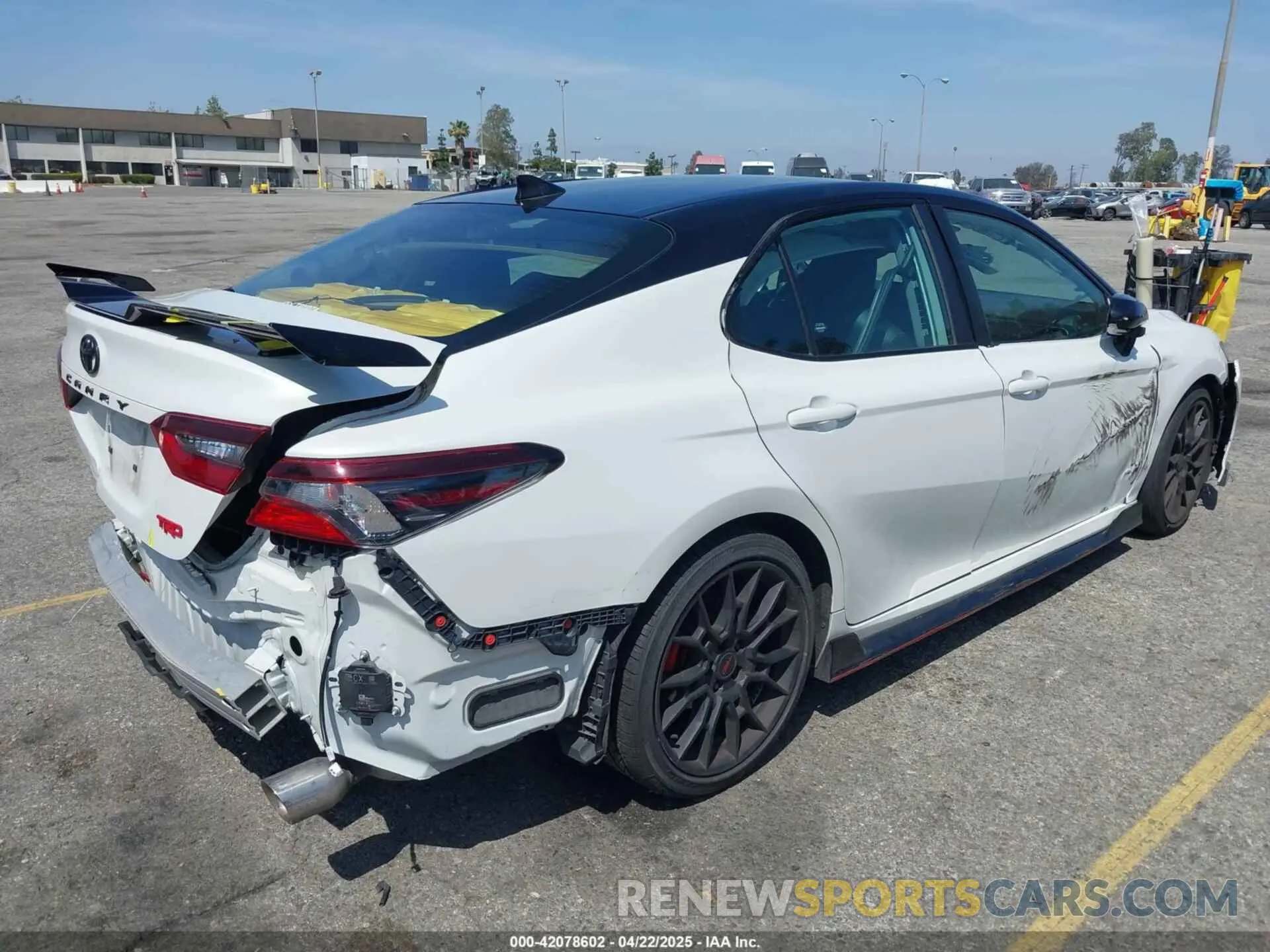 4 Photograph of a damaged car 4T1KZ1AK6NU066620 TOYOTA CAMRY 2022