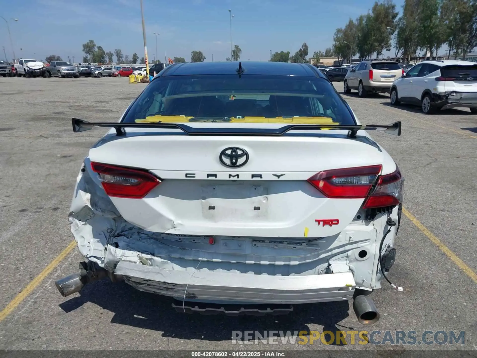 6 Photograph of a damaged car 4T1KZ1AK6NU066620 TOYOTA CAMRY 2022