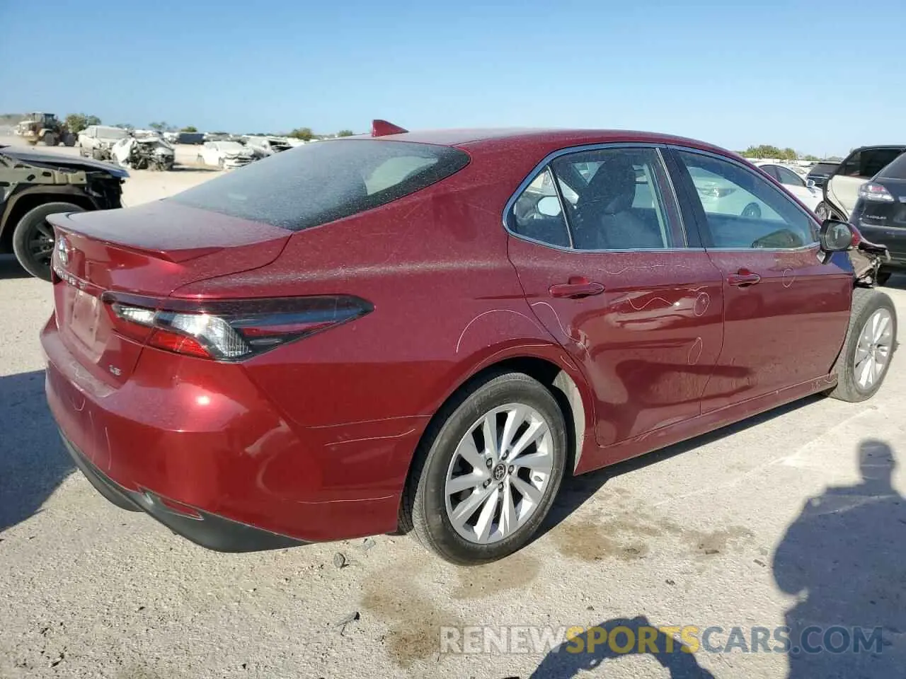 3 Photograph of a damaged car 4T1R11AK0NU630946 TOYOTA CAMRY 2022