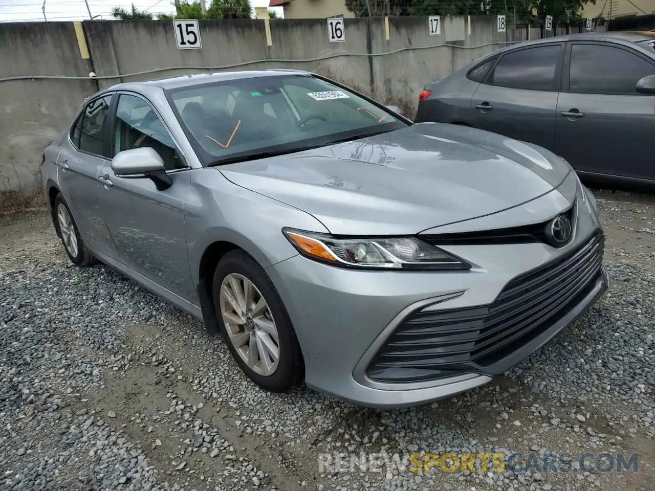 1 Фотография поврежденного автомобиля 4T1R11AK0NU688426 TOYOTA CAMRY 2022