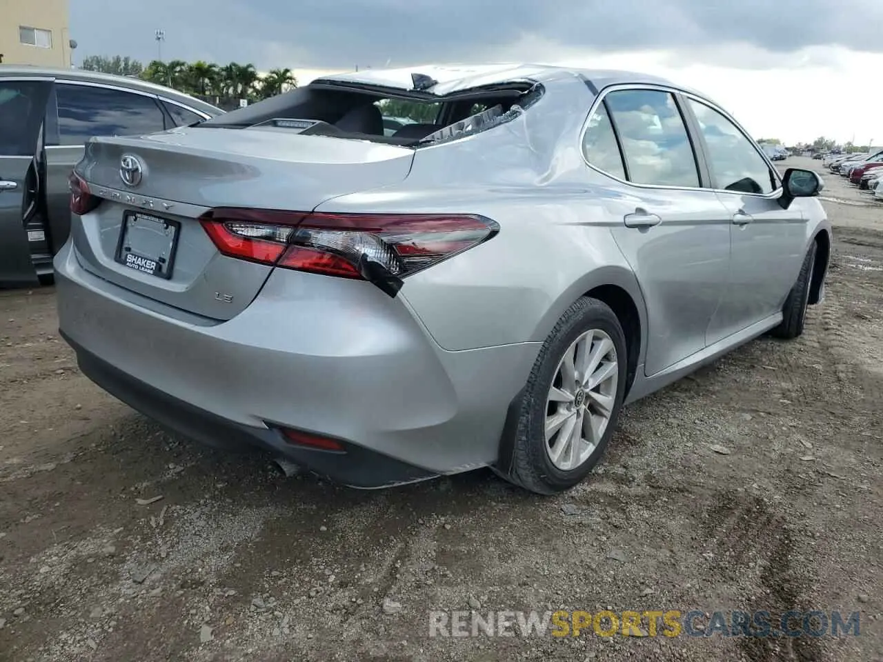 4 Фотография поврежденного автомобиля 4T1R11AK0NU688426 TOYOTA CAMRY 2022