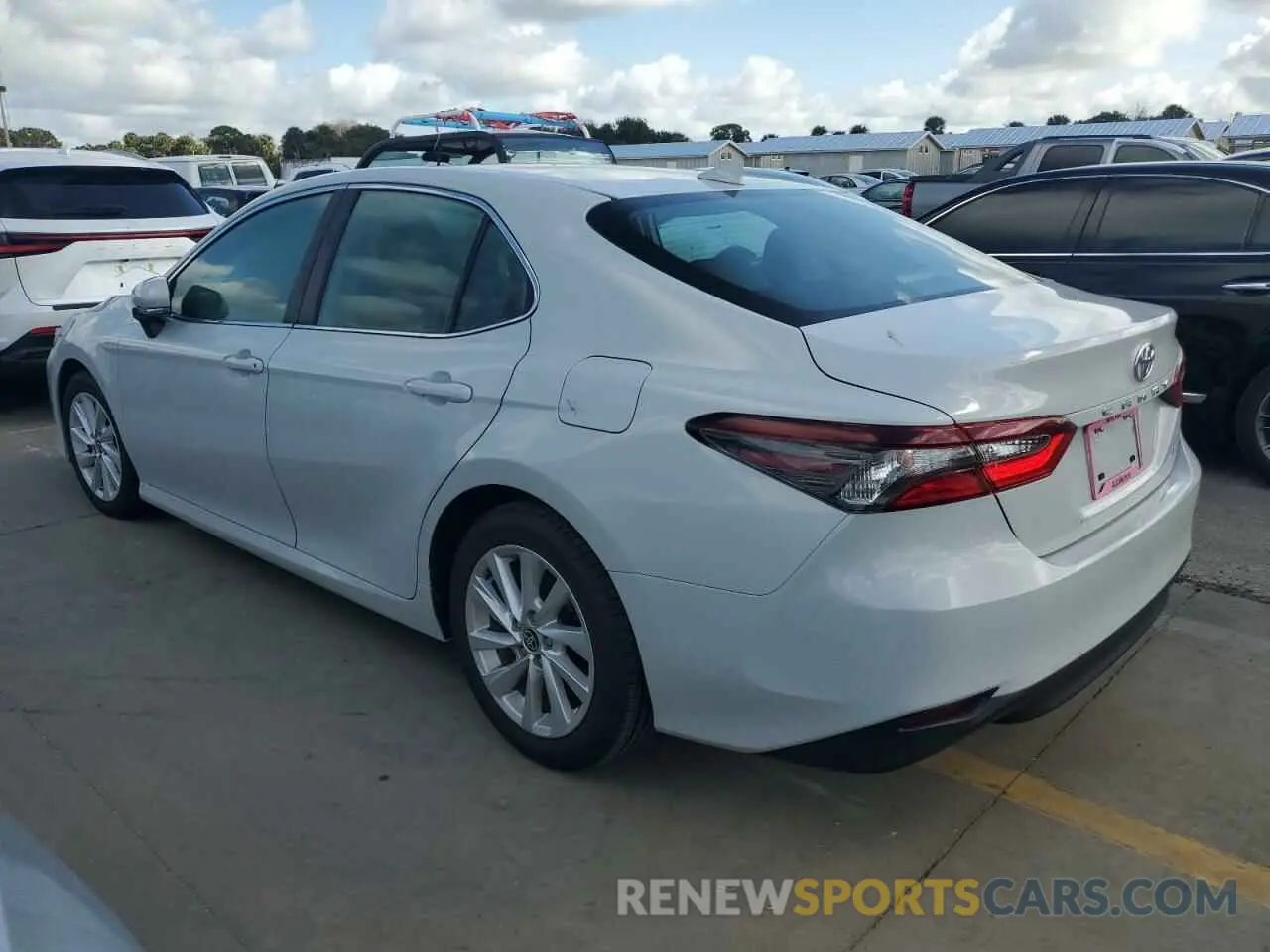 2 Photograph of a damaged car 4T1R11AK1NU015838 TOYOTA CAMRY 2022