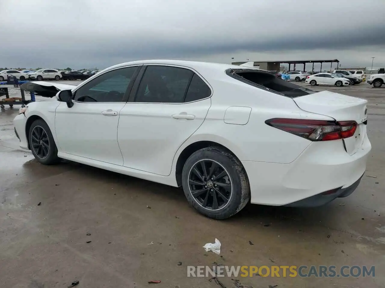 2 Фотография поврежденного автомобиля 4T1R11AK4NU674366 TOYOTA CAMRY 2022