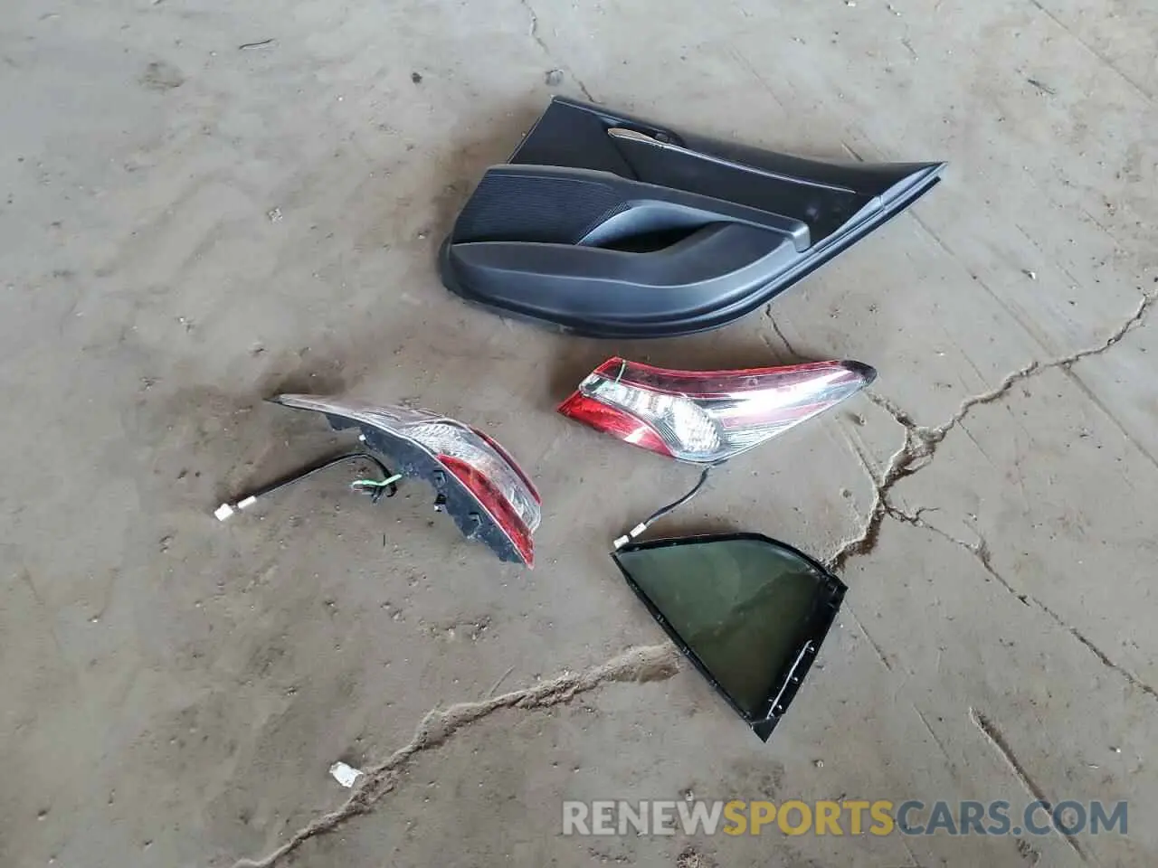 12 Photograph of a damaged car 4T1R11AK5NU066484 TOYOTA CAMRY 2022