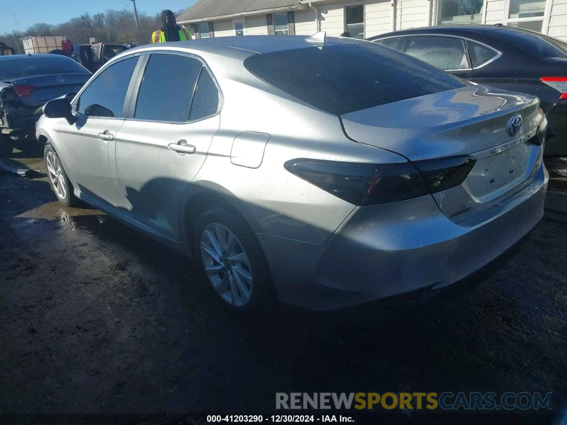 3 Photograph of a damaged car 4T1R11AK7NU680744 TOYOTA CAMRY 2022
