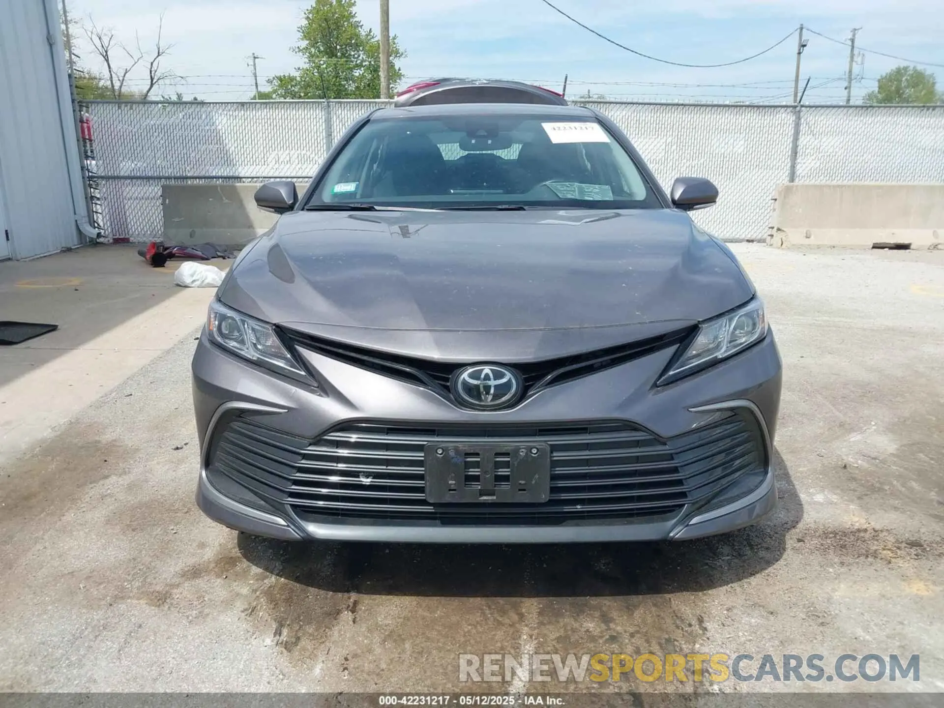 13 Photograph of a damaged car 4T1R11AK9NU658132 TOYOTA CAMRY 2022