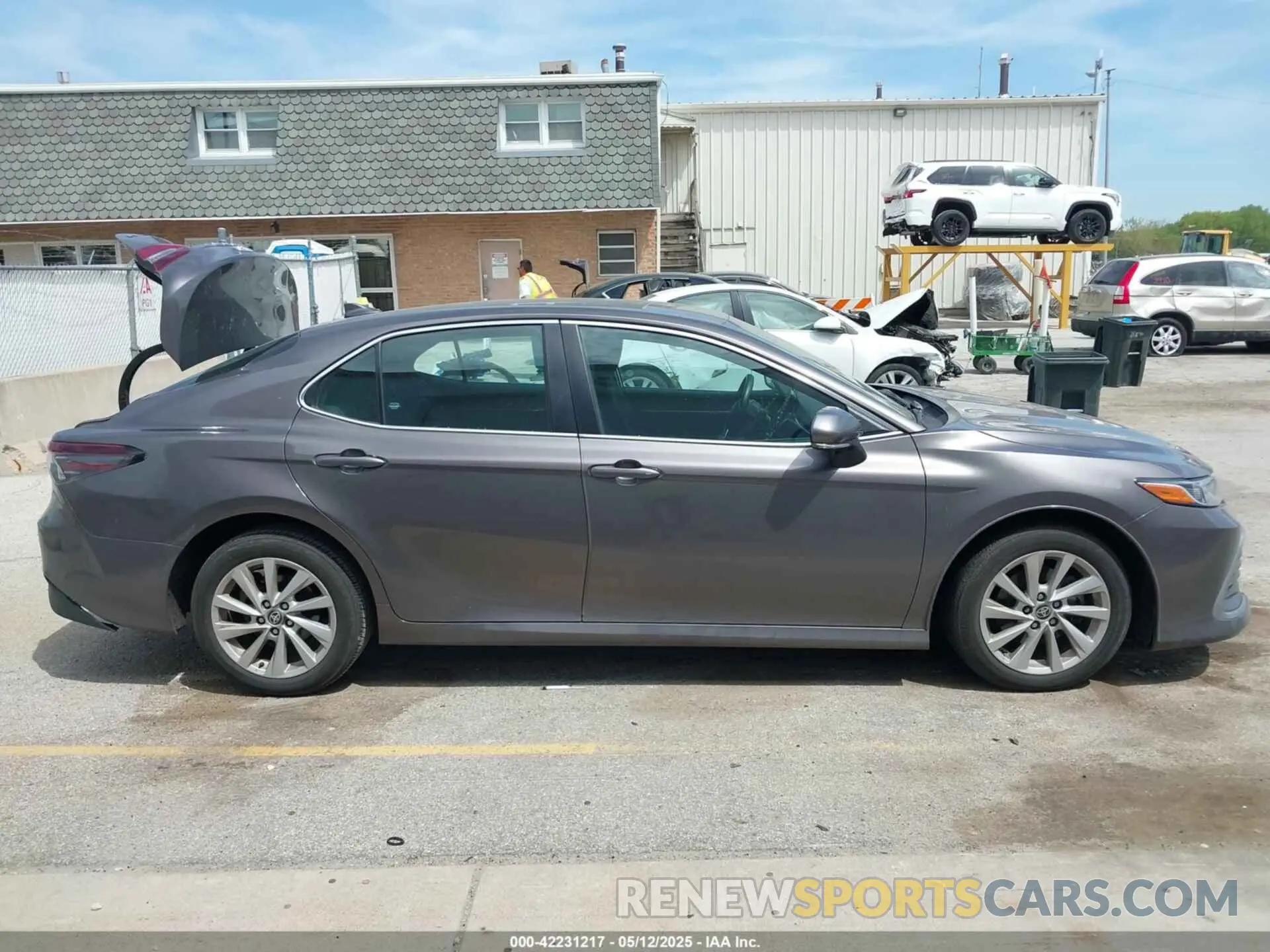 14 Photograph of a damaged car 4T1R11AK9NU658132 TOYOTA CAMRY 2022