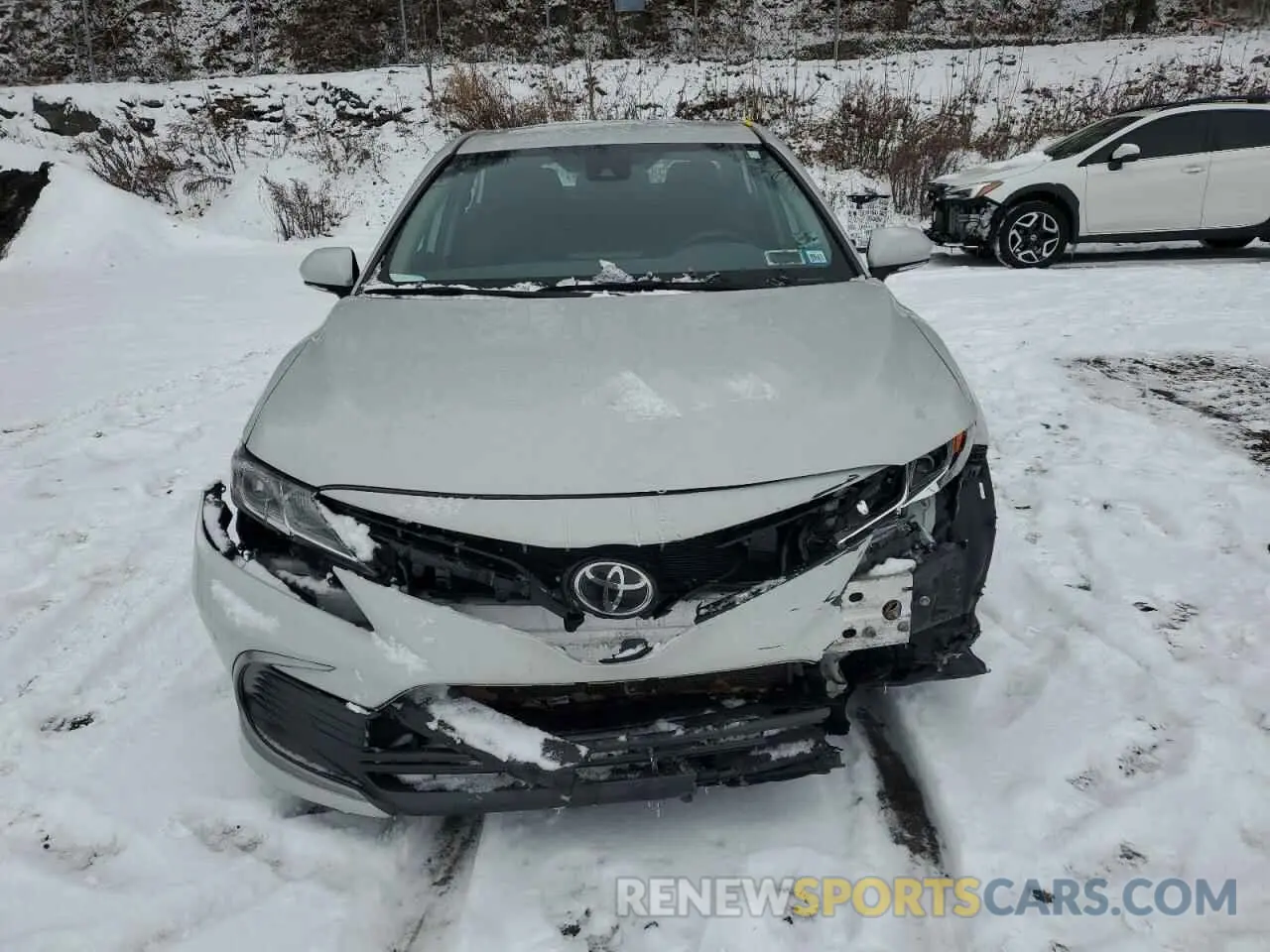5 Photograph of a damaged car 4T1R11BK0NU067167 TOYOTA CAMRY 2022