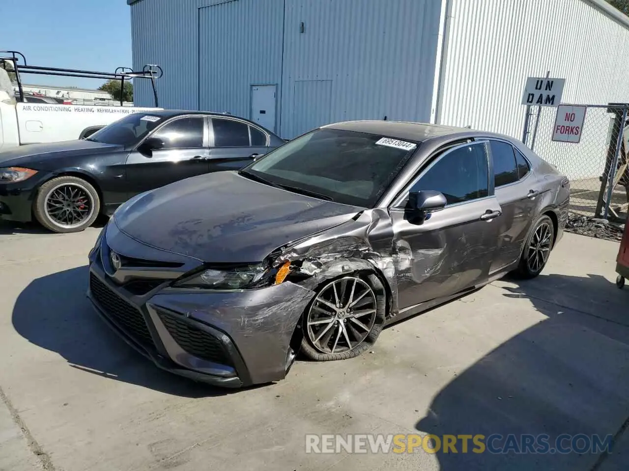 1 Photograph of a damaged car 4T1S11AK3NU687787 TOYOTA CAMRY 2022