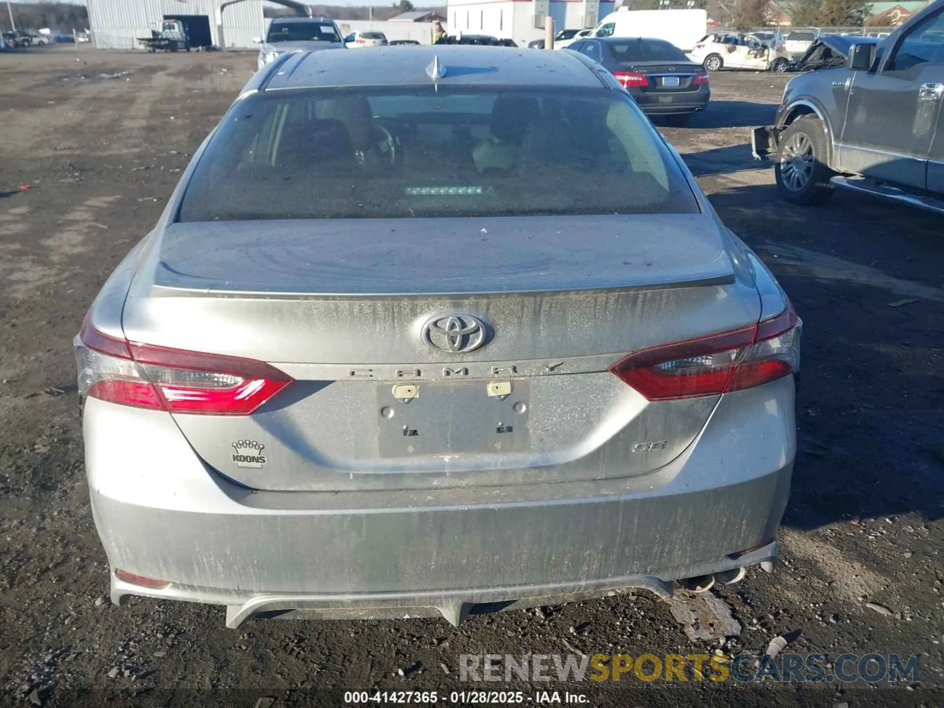 16 Photograph of a damaged car 4T1S11AK6NU683054 TOYOTA CAMRY 2022