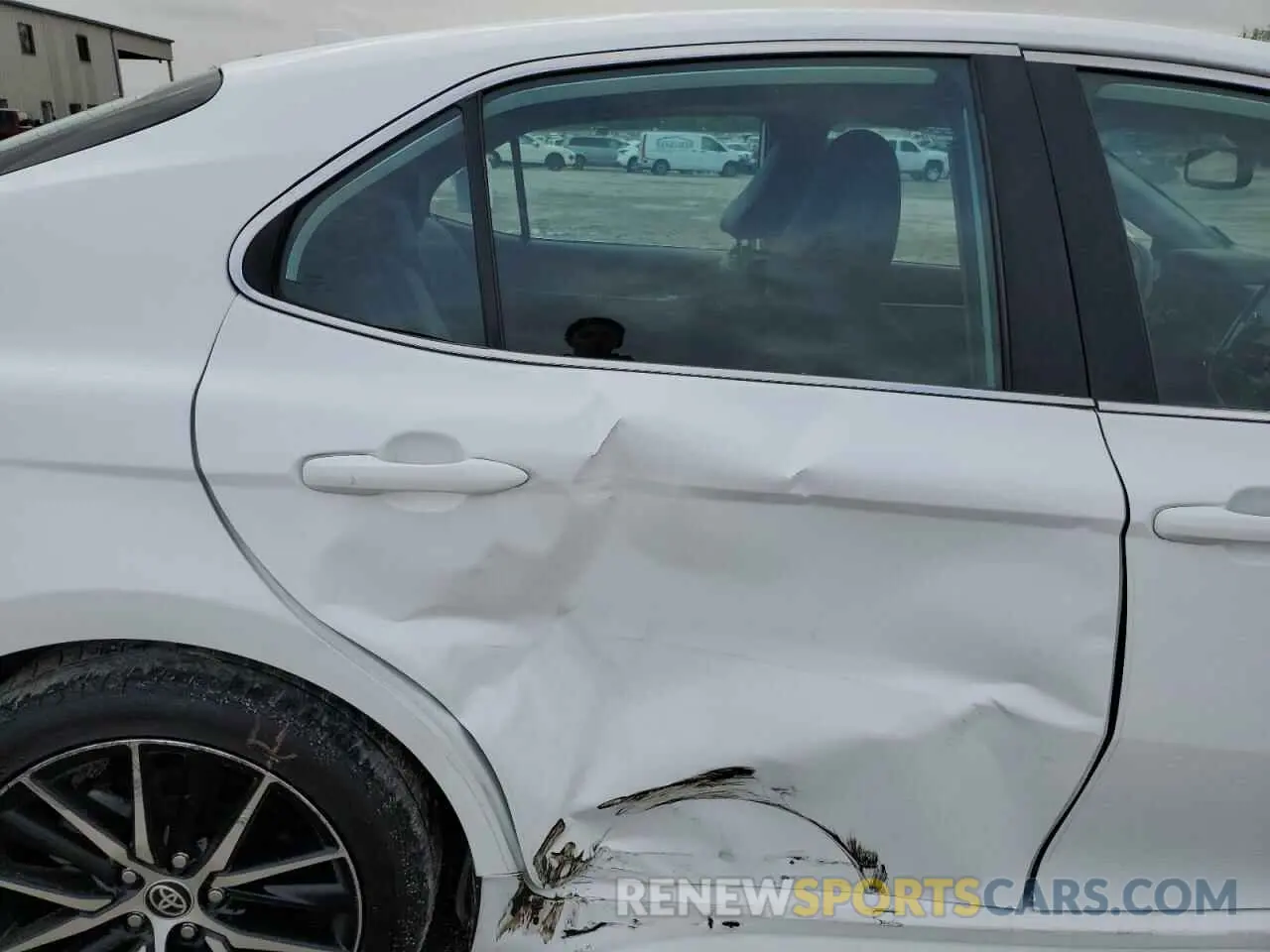 10 Photograph of a damaged car 4T1S11AKXNU686782 TOYOTA CAMRY 2022