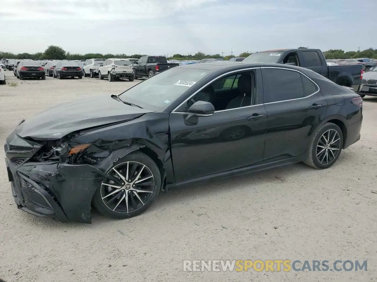1 Photograph of a damaged car 4T1S31AK0NU586359 TOYOTA CAMRY 2022