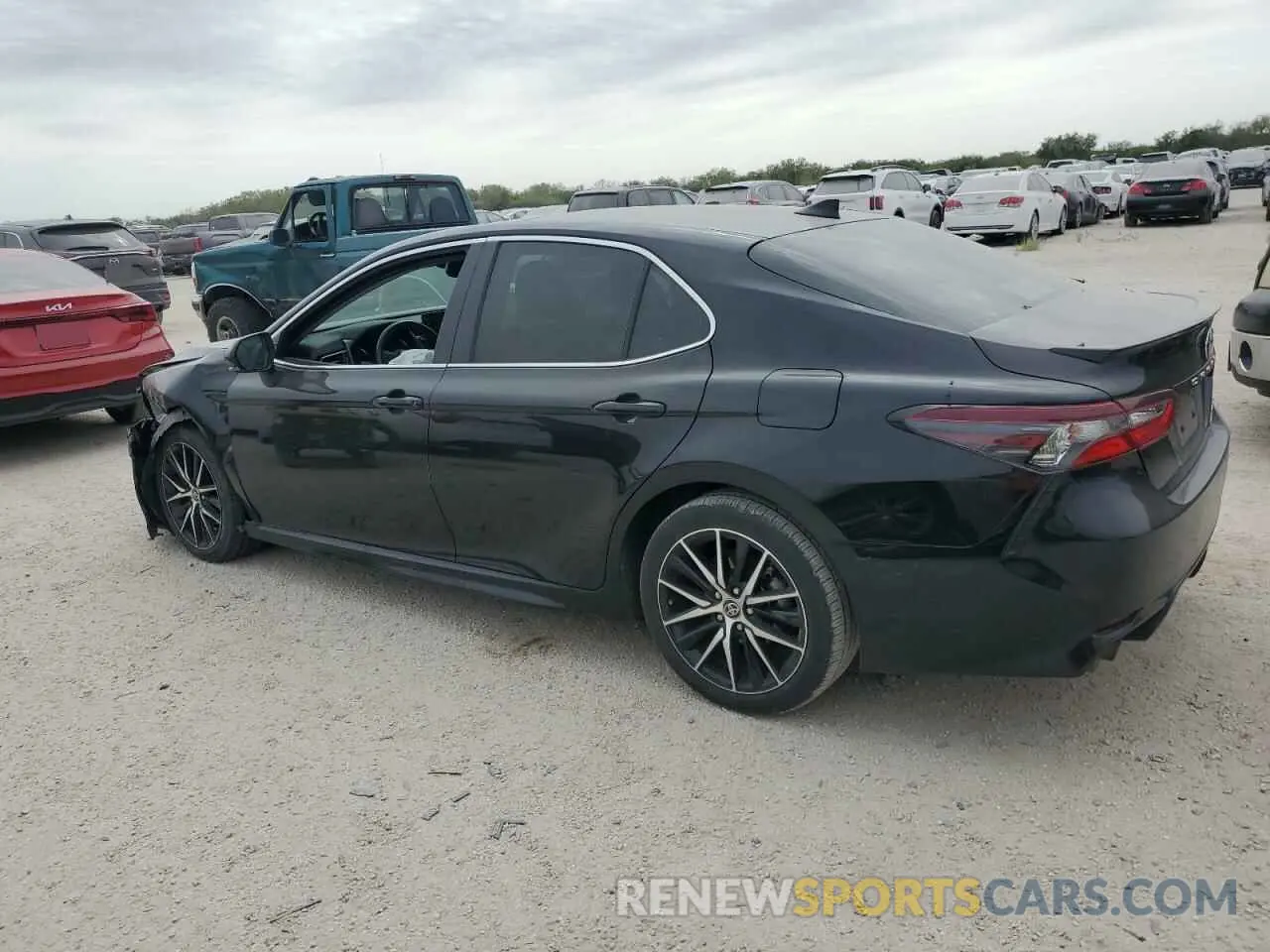 2 Photograph of a damaged car 4T1S31AK0NU586359 TOYOTA CAMRY 2022