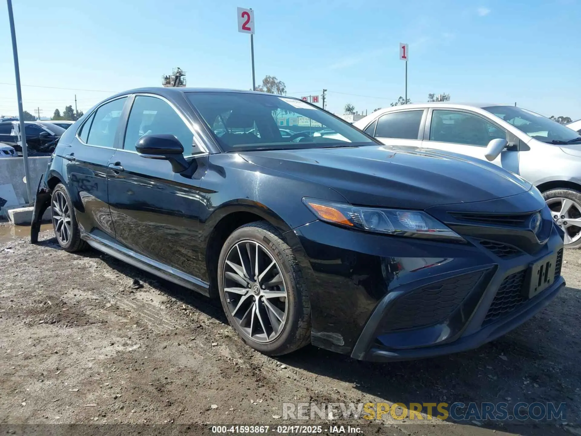 1 Photograph of a damaged car 4T1S31AK3NU579003 TOYOTA CAMRY 2022