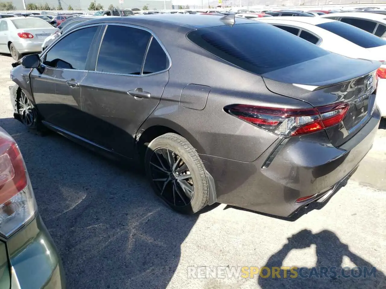 2 Photograph of a damaged car 4T1S31AK3NU585884 TOYOTA CAMRY 2022