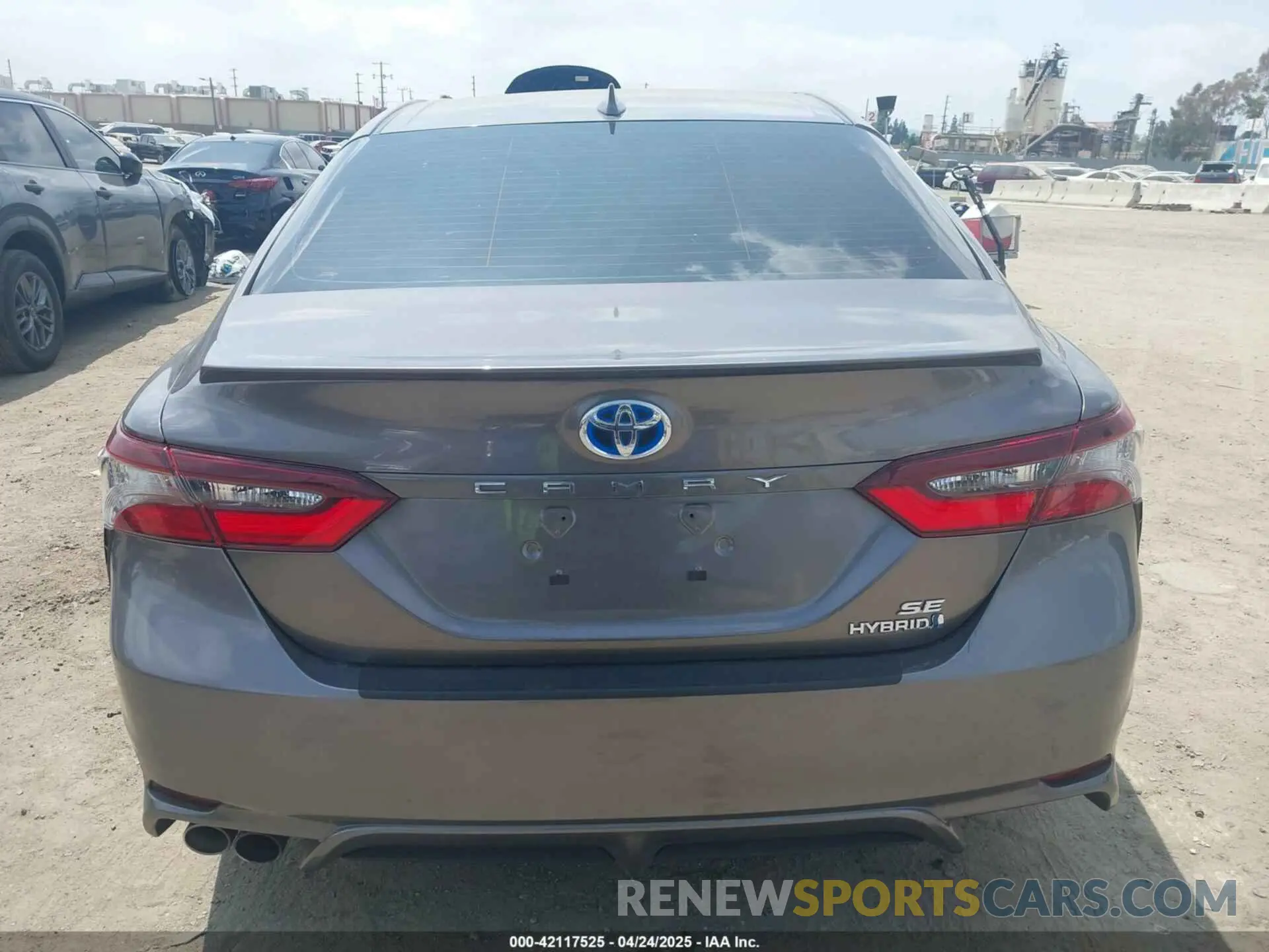 16 Photograph of a damaged car 4T1S31AK8NU582270 TOYOTA CAMRY 2022