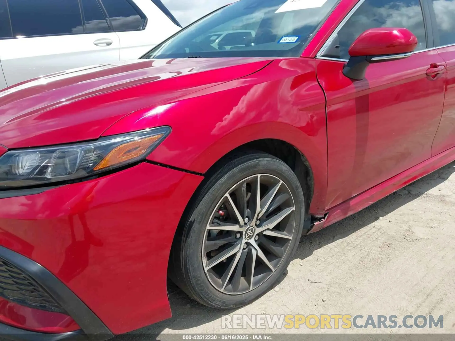 17 Photograph of a damaged car 4T1T11AK0NU498938 TOYOTA CAMRY 2022