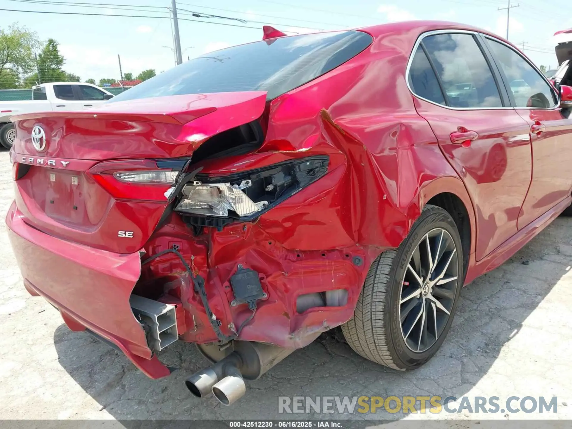 6 Photograph of a damaged car 4T1T11AK0NU498938 TOYOTA CAMRY 2022