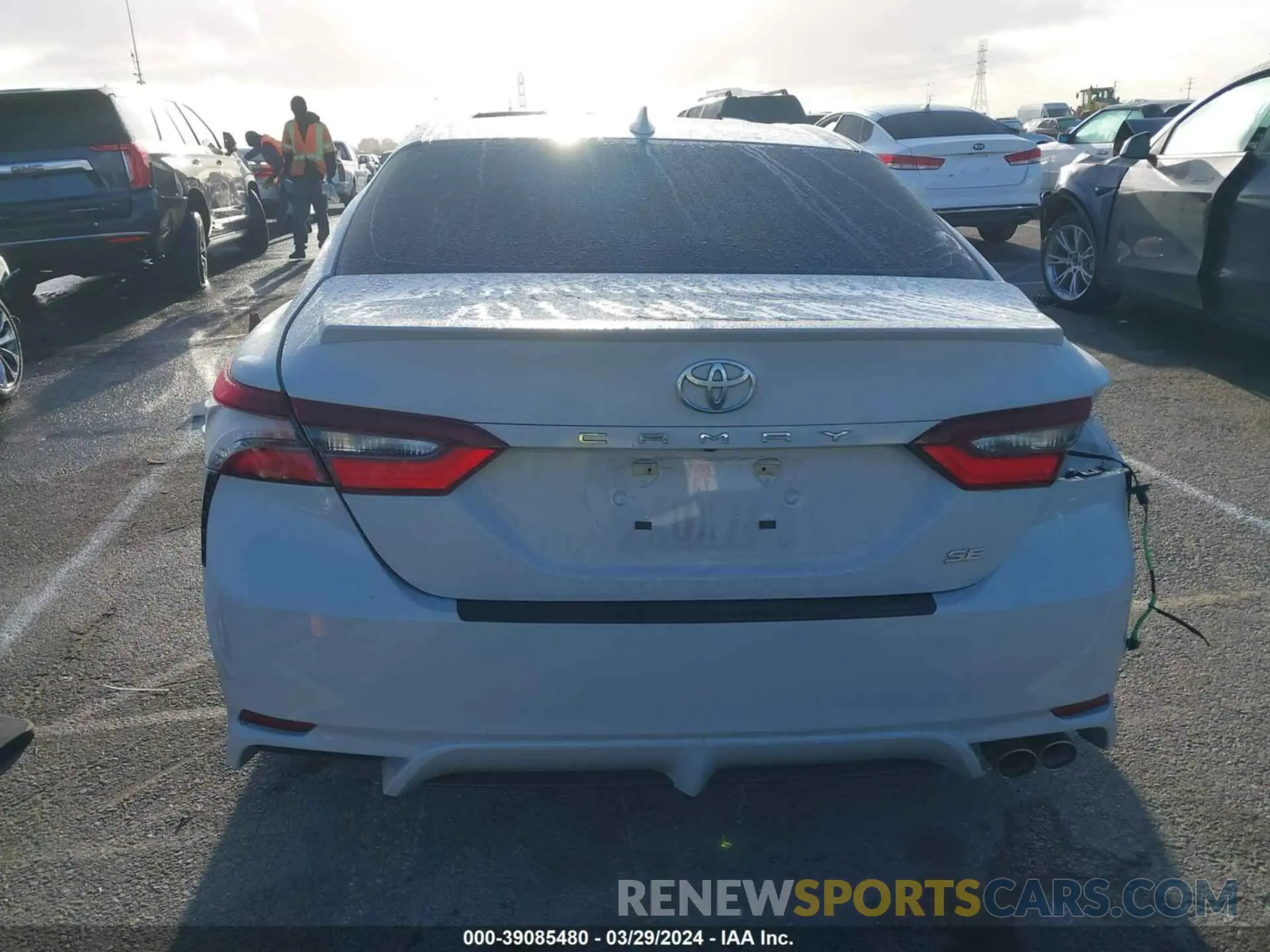 16 Photograph of a damaged car 4T1T11AK1NU030846 TOYOTA CAMRY 2022