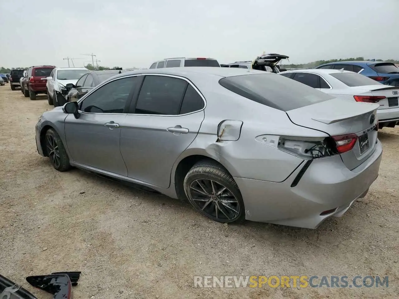 2 Photograph of a damaged car 4T1T11AK1NU038607 TOYOTA CAMRY 2022