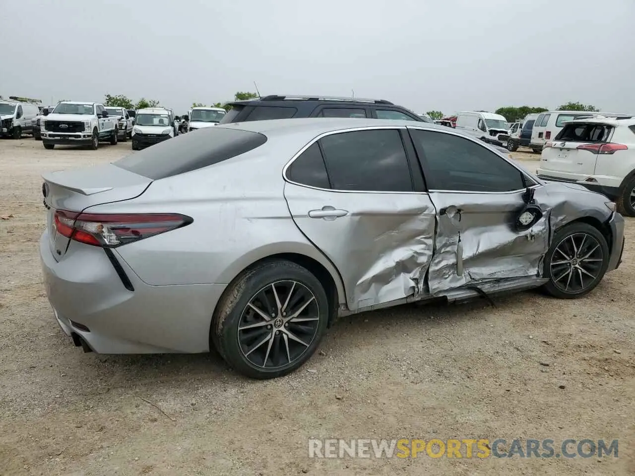 3 Photograph of a damaged car 4T1T11AK1NU038607 TOYOTA CAMRY 2022