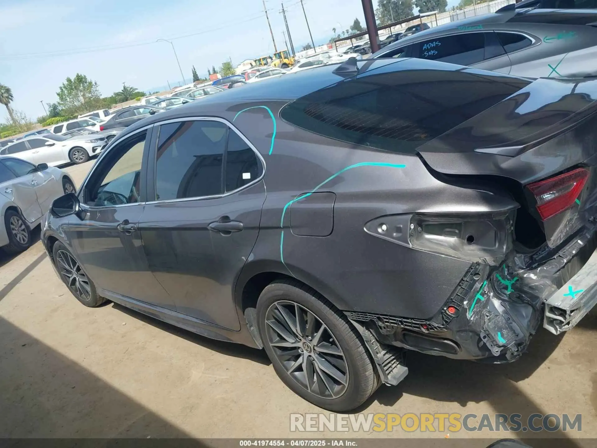 15 Photograph of a damaged car 4T1T11AK1NU672466 TOYOTA CAMRY 2022