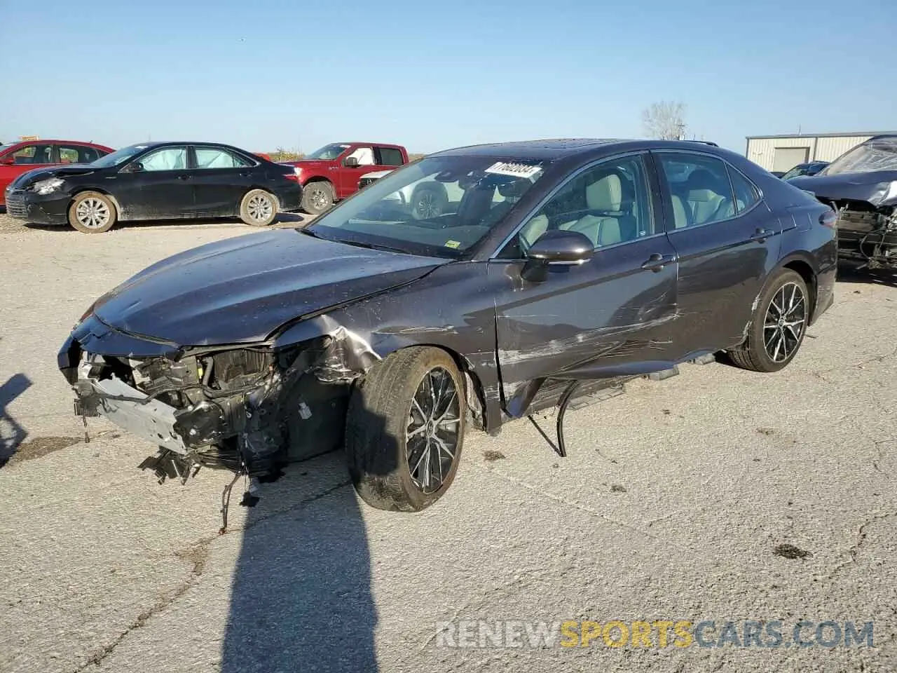 1 Photograph of a damaged car 4T1T11AK2NU706981 TOYOTA CAMRY 2022