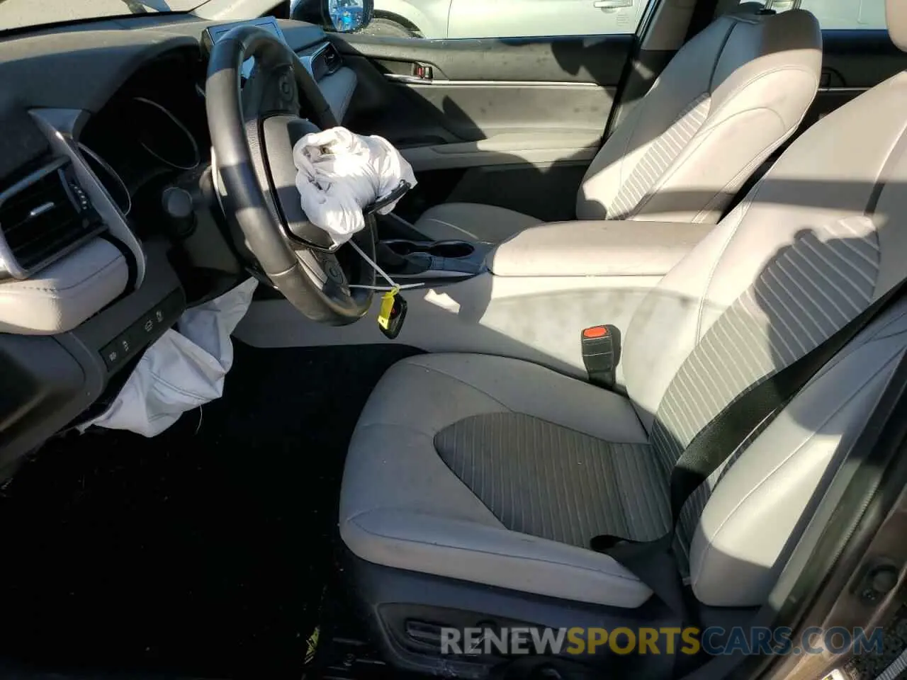 7 Photograph of a damaged car 4T1T11AK2NU706981 TOYOTA CAMRY 2022