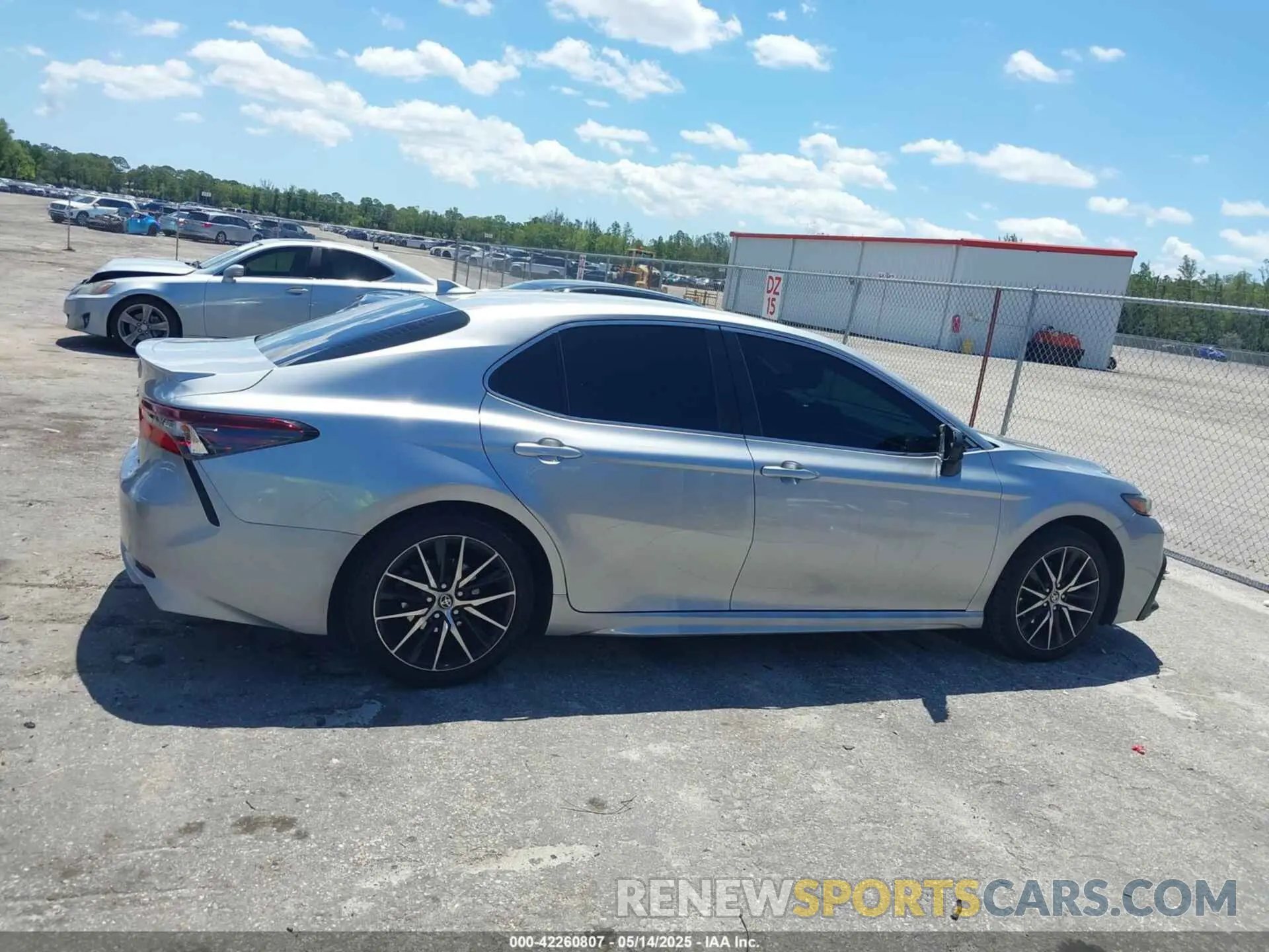 14 Фотография поврежденного автомобиля 4T1T11AK3NU622393 TOYOTA CAMRY 2022
