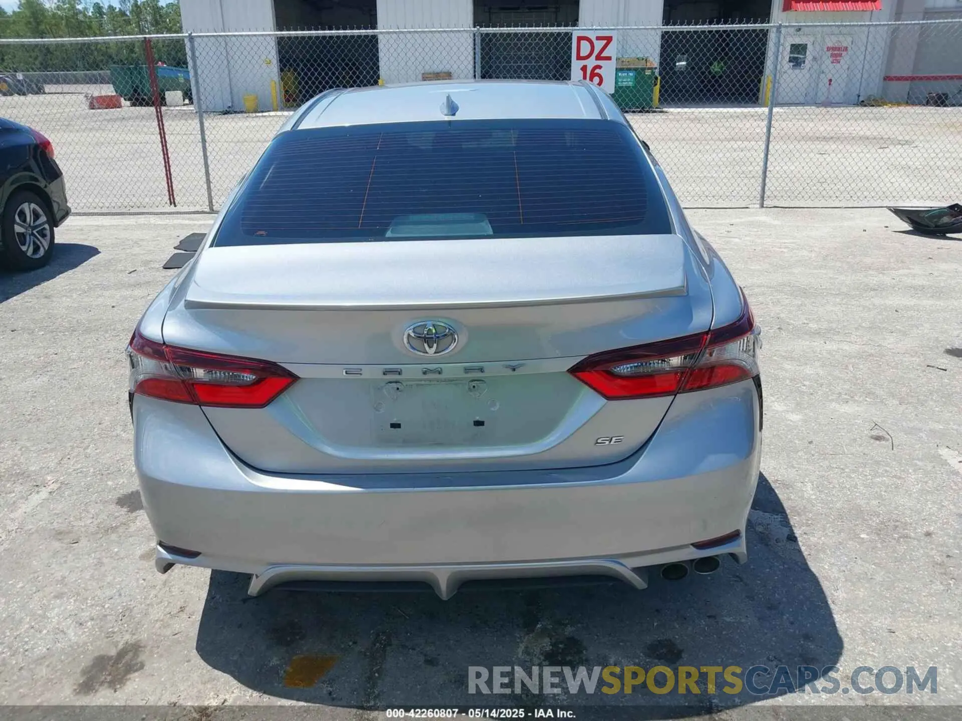 17 Фотография поврежденного автомобиля 4T1T11AK3NU622393 TOYOTA CAMRY 2022