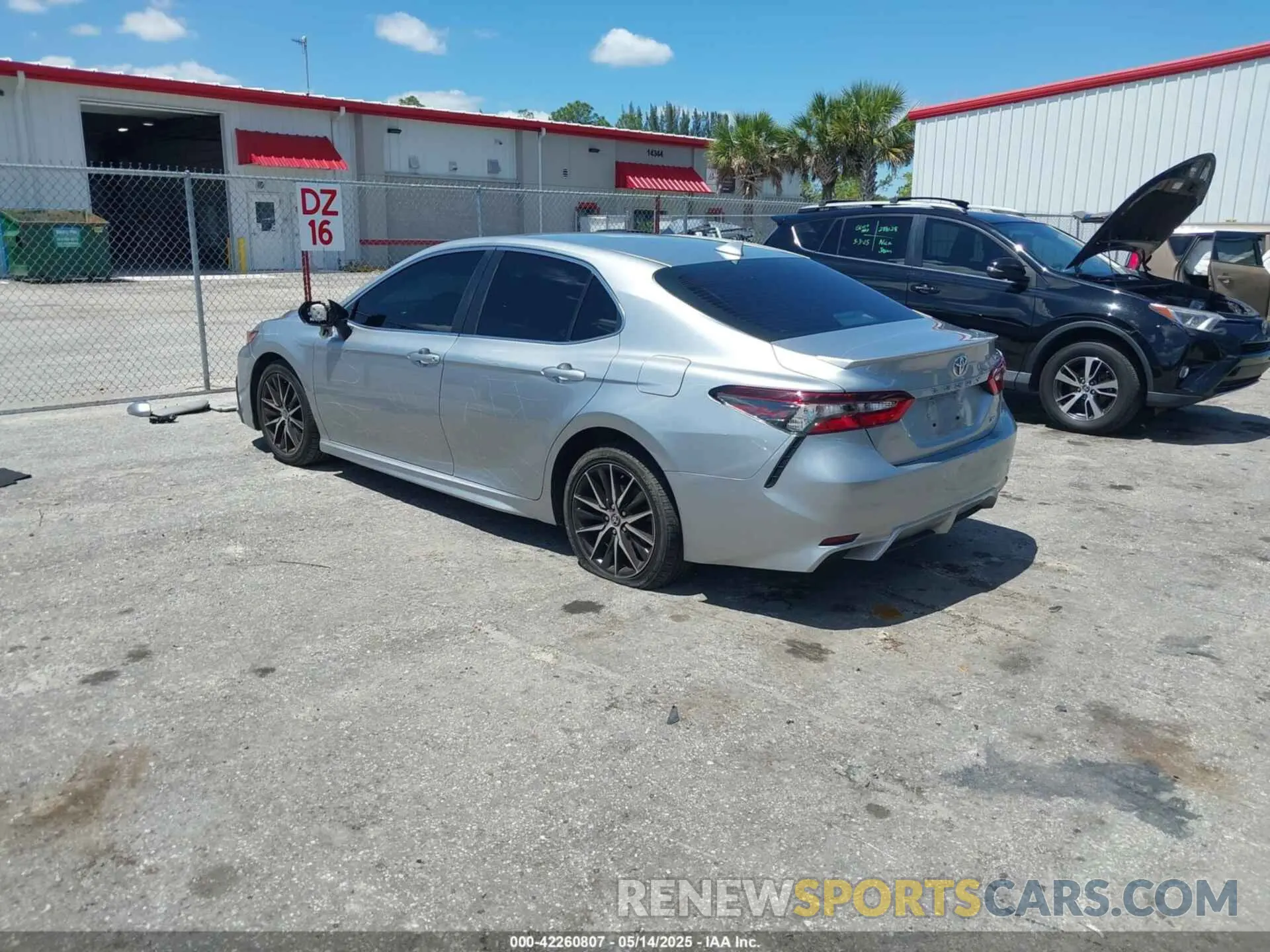 3 Фотография поврежденного автомобиля 4T1T11AK3NU622393 TOYOTA CAMRY 2022