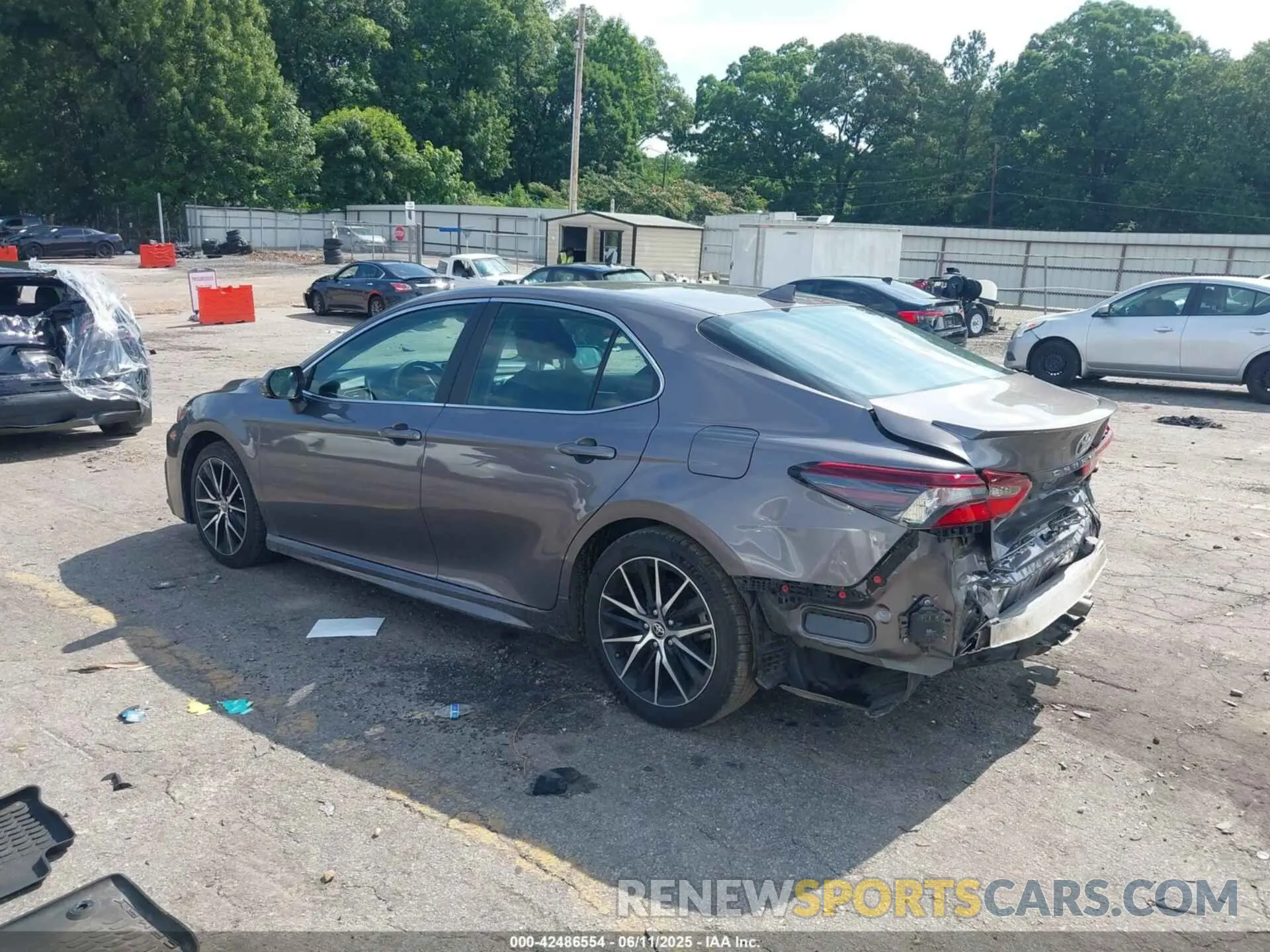 3 Photograph of a damaged car 4T1T11AK3NU638464 TOYOTA CAMRY 2022