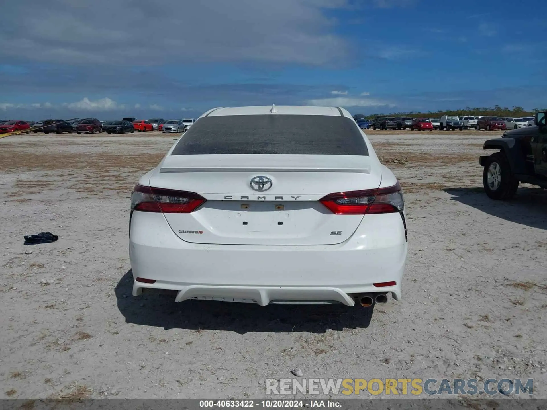 15 Photograph of a damaged car 4T1T11AK3NU650758 TOYOTA CAMRY 2022