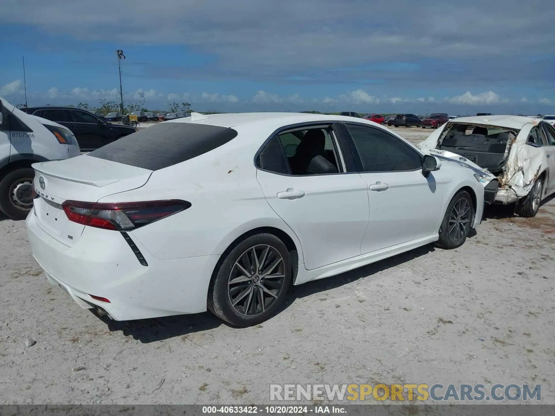 4 Photograph of a damaged car 4T1T11AK3NU650758 TOYOTA CAMRY 2022