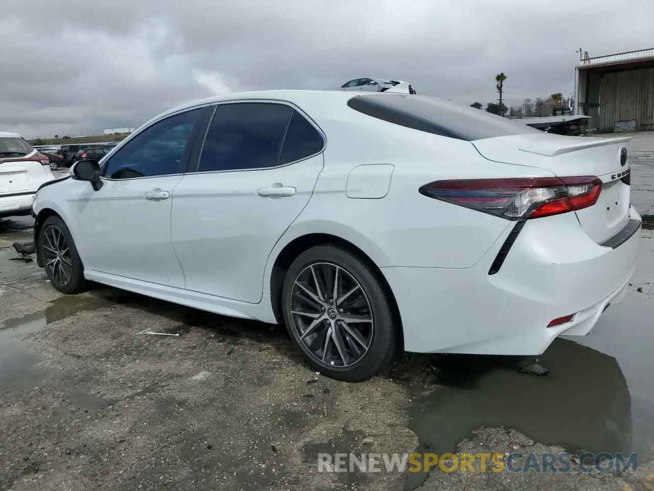 2 Фотография поврежденного автомобиля 4T1T11AK4NU060066 TOYOTA CAMRY 2022