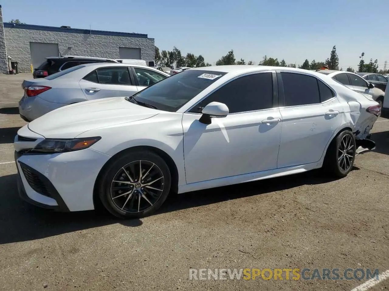 1 Фотография поврежденного автомобиля 4T1T11AK4NU704875 TOYOTA CAMRY 2022