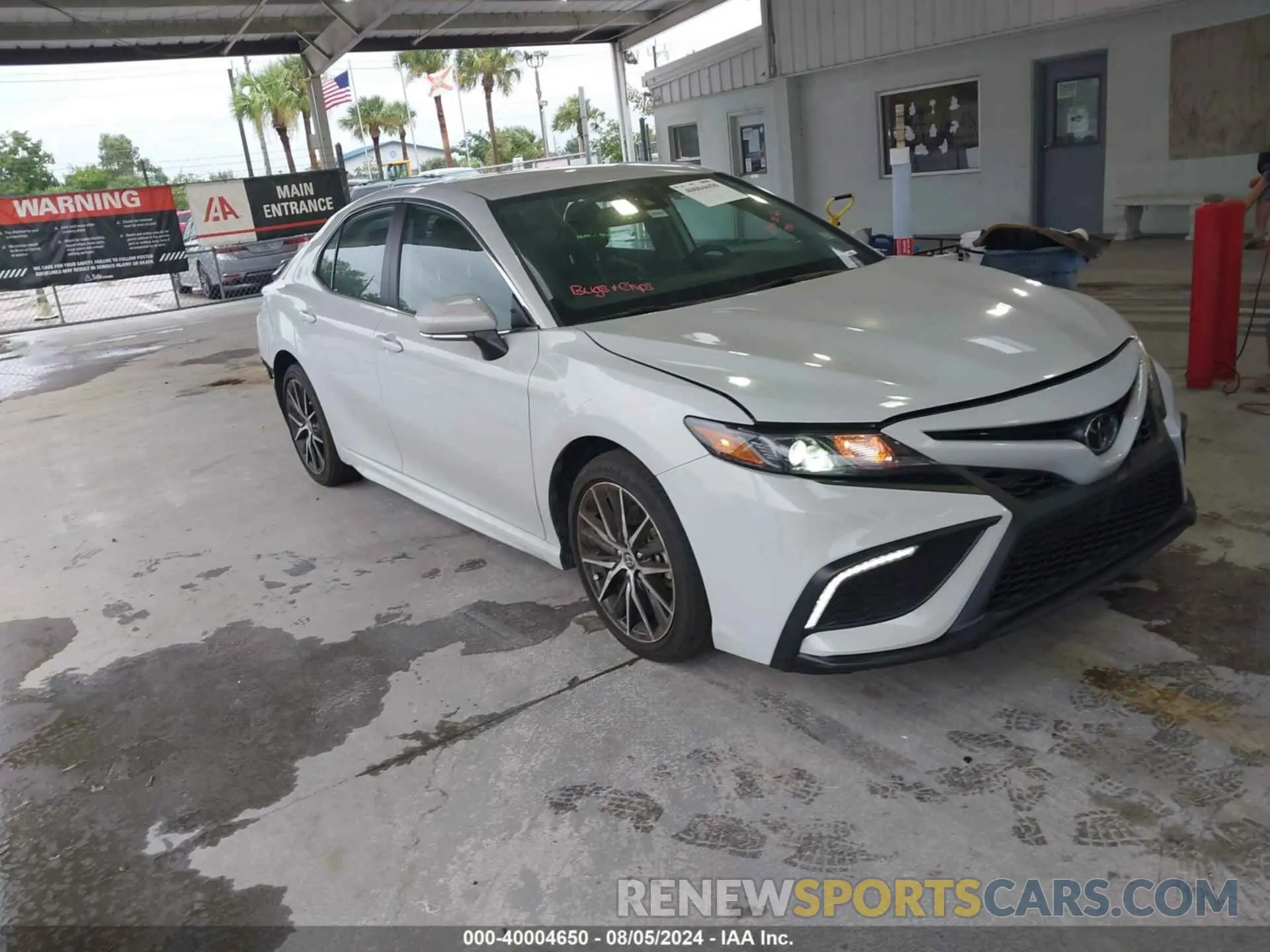 1 Photograph of a damaged car 4T1T11AK5NU033989 TOYOTA CAMRY 2022