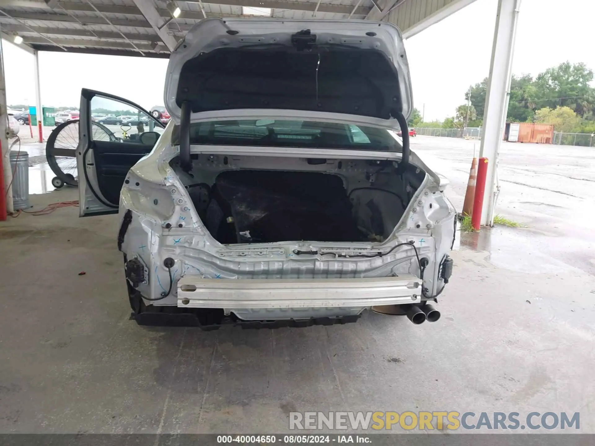 6 Photograph of a damaged car 4T1T11AK5NU033989 TOYOTA CAMRY 2022